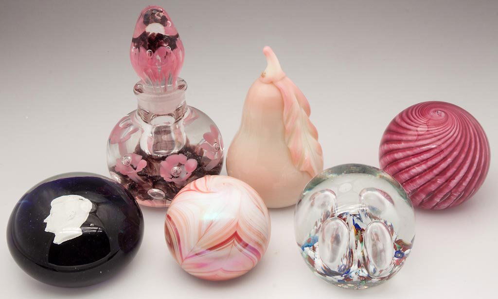 ASSORTED AMERICAN PAPERWEIGHTS, LOT OF SIX: ASSORTED AMERICAN PAPERWEIGHTS, LOT OF SIX, all signed examples comprising St. Clair, Gibson, Joe Rice and Gentile. Second half 20th century. 3 1/8" to 3 3/4" D.Provenance: Collection of Lloyd and Nan