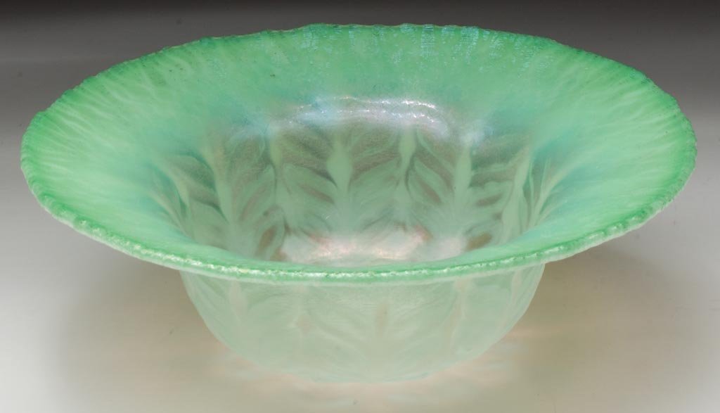 TIFFANY PASTEL FAVRILE OPTIC BOWL: TIFFANY PASTEL FAVRILE OPTIC BOWL, shaded green with opalescent feather panels, signed "5 - 1925 L.C.T. Favrile" around a polished pontil mark. Louis Comfort Tiffany & Co. First quarter 20th century. 