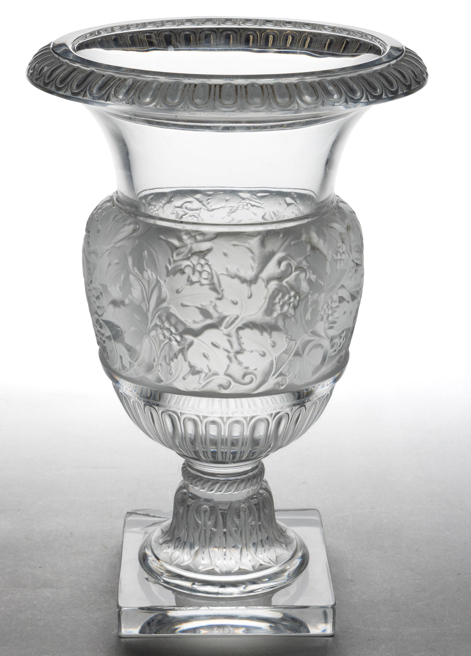 LALIQUE VERSAILLES ART GLASS VASE (1 of 2)