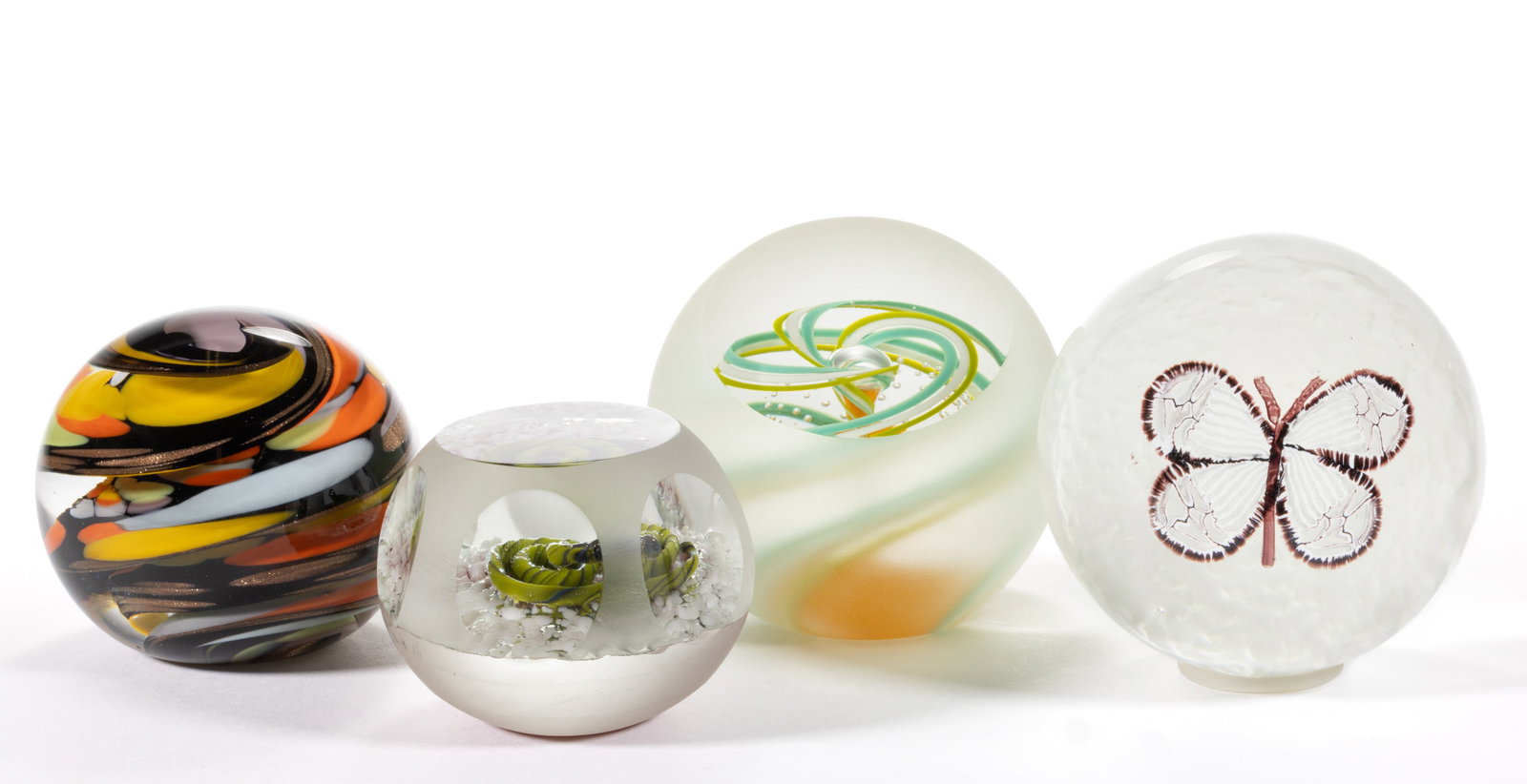 ASSORTED VINTAGE AND CONTEMPORARY ART GLASS PAPERWEIGHTS, LOT OF FOUR (1 of 2)