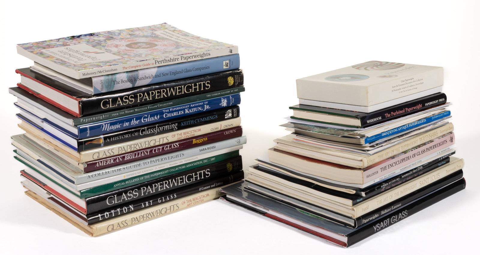 ASSORTED PAPERWEIGHT AND GLASS REFERENCE VOLUMES, UNCOUNTED LOT (1 of 1)