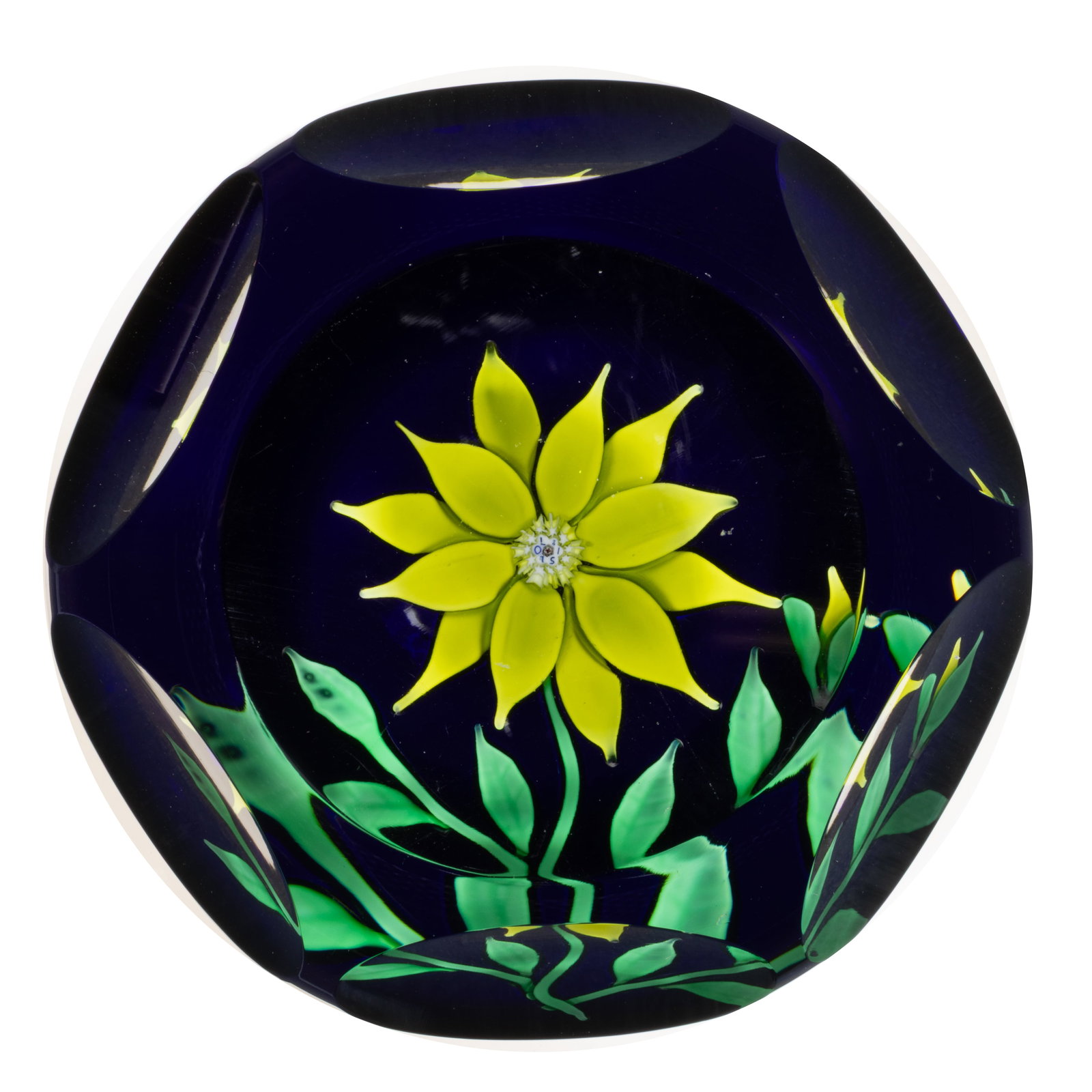 VINTAGE SAINT-LOUIS GREEN POINSETTIA LAMPWORK ART GLASS PAPERWEIGHT: VINTAGE SAINT-LOUIS GREEN POINSETTIA LAMPWORK ART GLASS PAPERWEIGHT, single large lime green poinsettia flower raised on a thin green stem with two additional branching stems holding six leaves and a