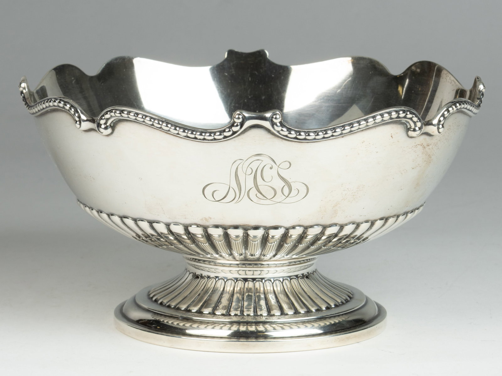 GORHAM "SUTHERLAND" STERLING SILVER SMALL MONTEITH BOWL (1 of 2)