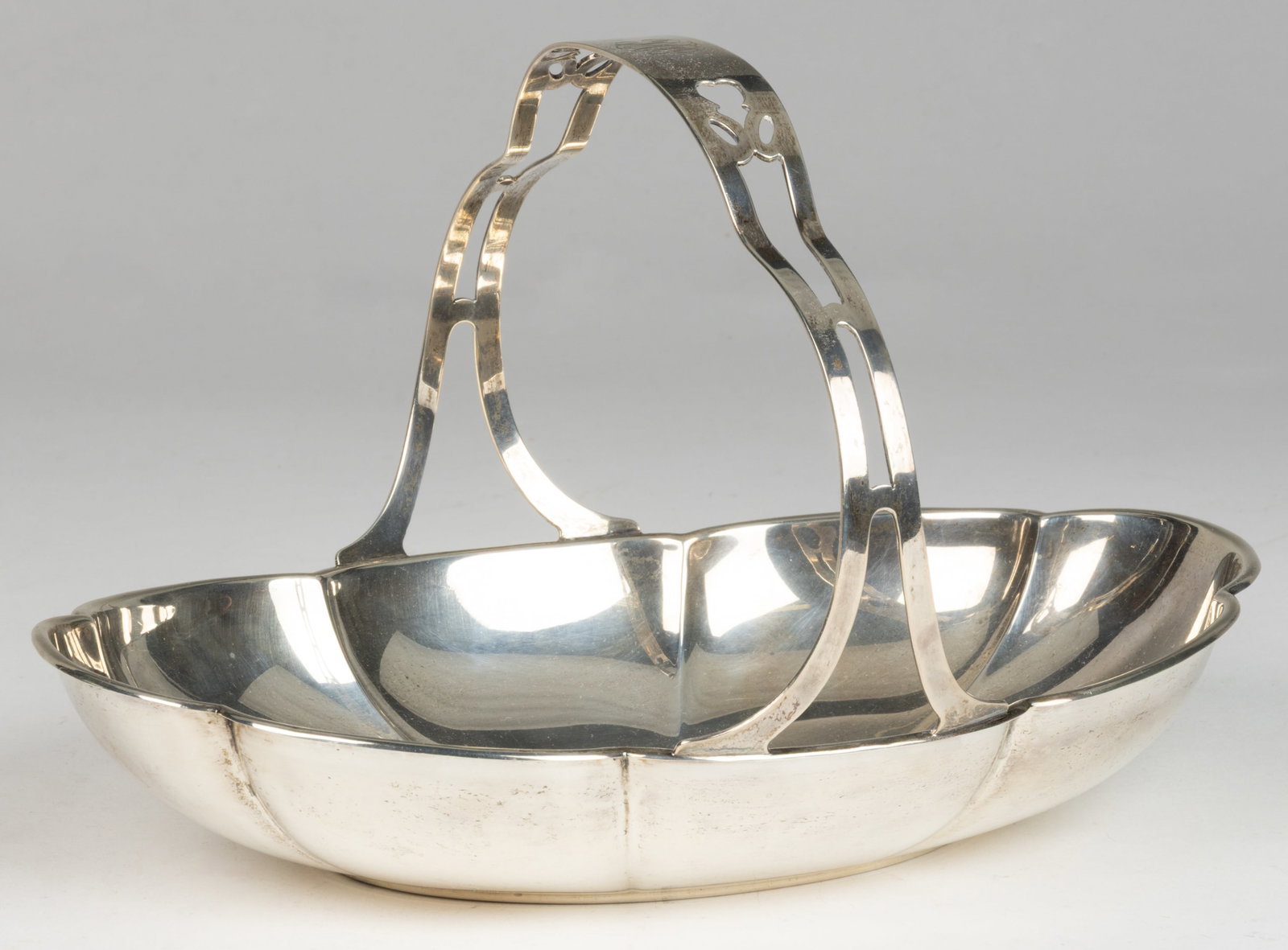 WHITING MFG. CO. STERLING SILVER BASKET BOWL (1 of 2)