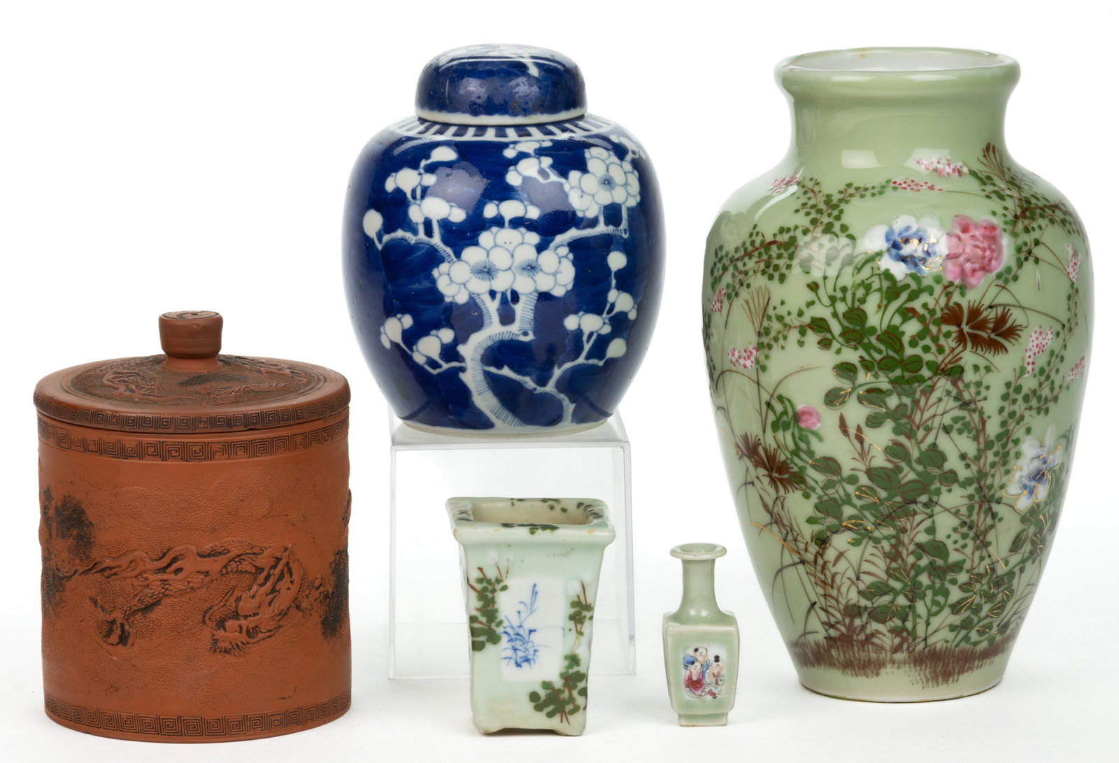 CHINESE AND JAPANESE CERAMIC ARTICLES, LOT OF FIVE (1 of 6)