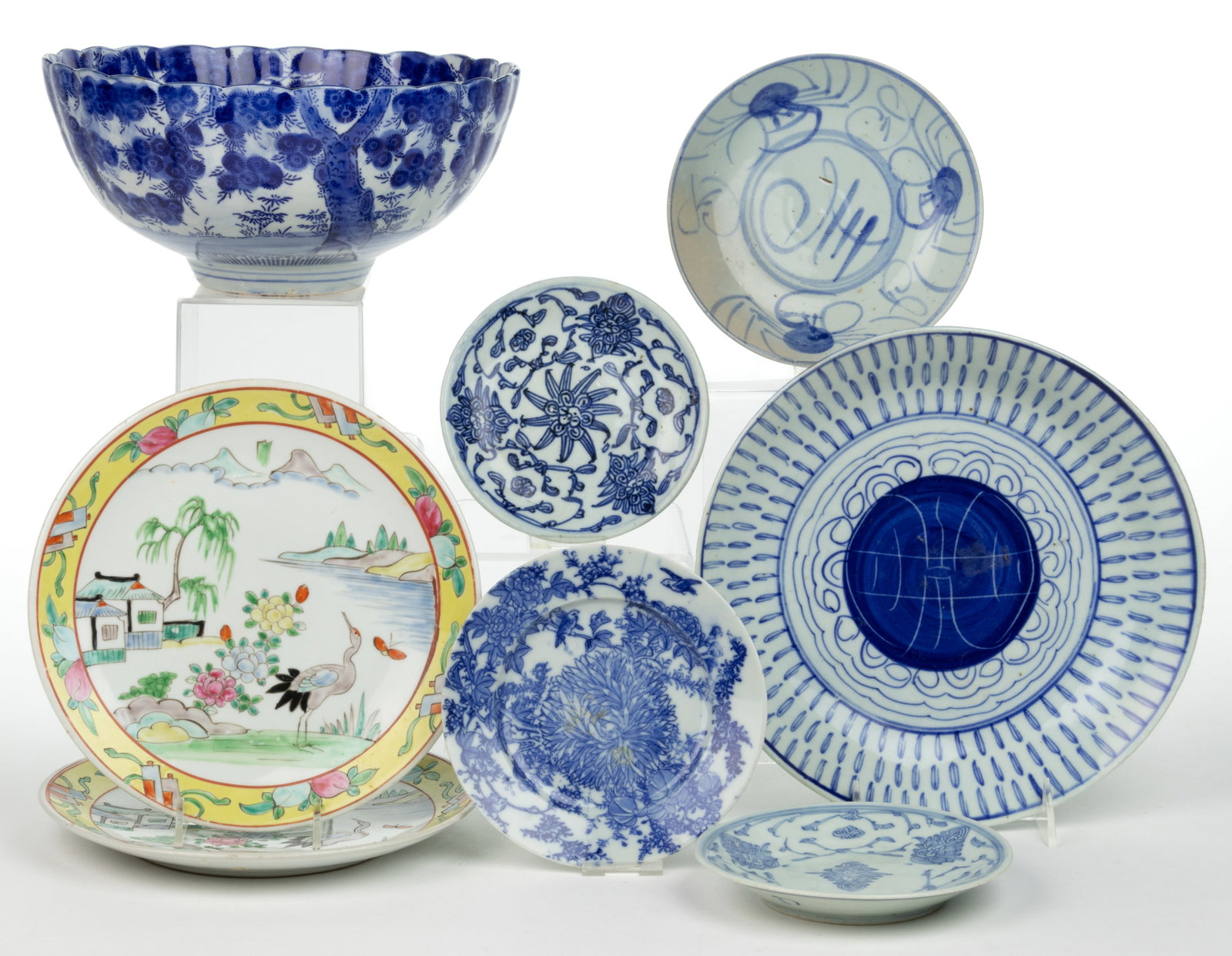 JAPANESE PORCELAIN HAND-PAINTED TABLE ARTICLES, LOT OF EIGHT (1 of 6)