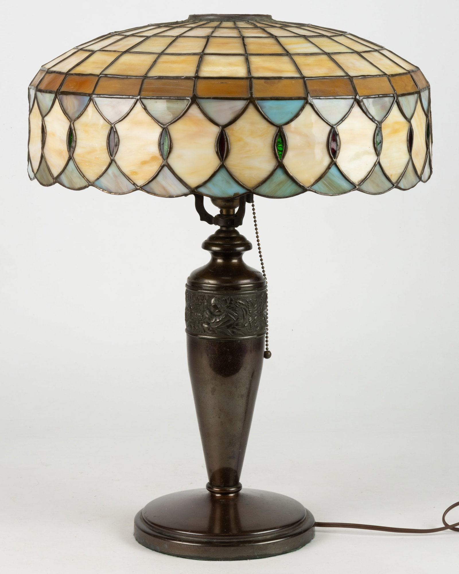 AMERICAN ARTS AND CRAFTS LEADED SLAG-GLASS TABLE LAMP (1 of 4)