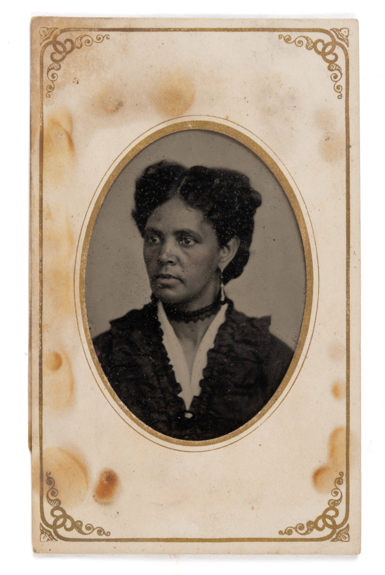 WINCHESTER, SHENANDOAH VALLEY OF VIRGINIA, AFRICAN-AMERICAN LADY SIXTH-PLATE TINTYPE PHOTOGRAPH (1 of 2)