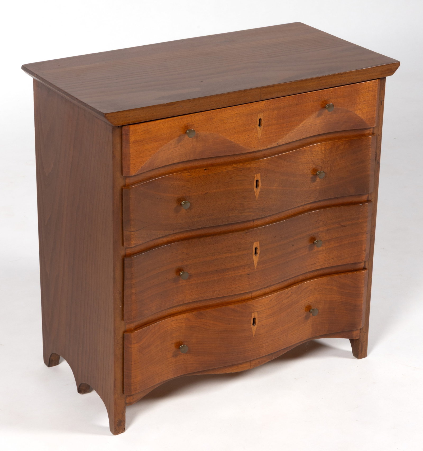 SHENANDOAH VALLEY OF VIRGINIA FEDERAL BUTTERNUT / WHITE WALNUT BLOCK-FRONT CHILD'S CHEST OF DRAWERS (1 of 10)
