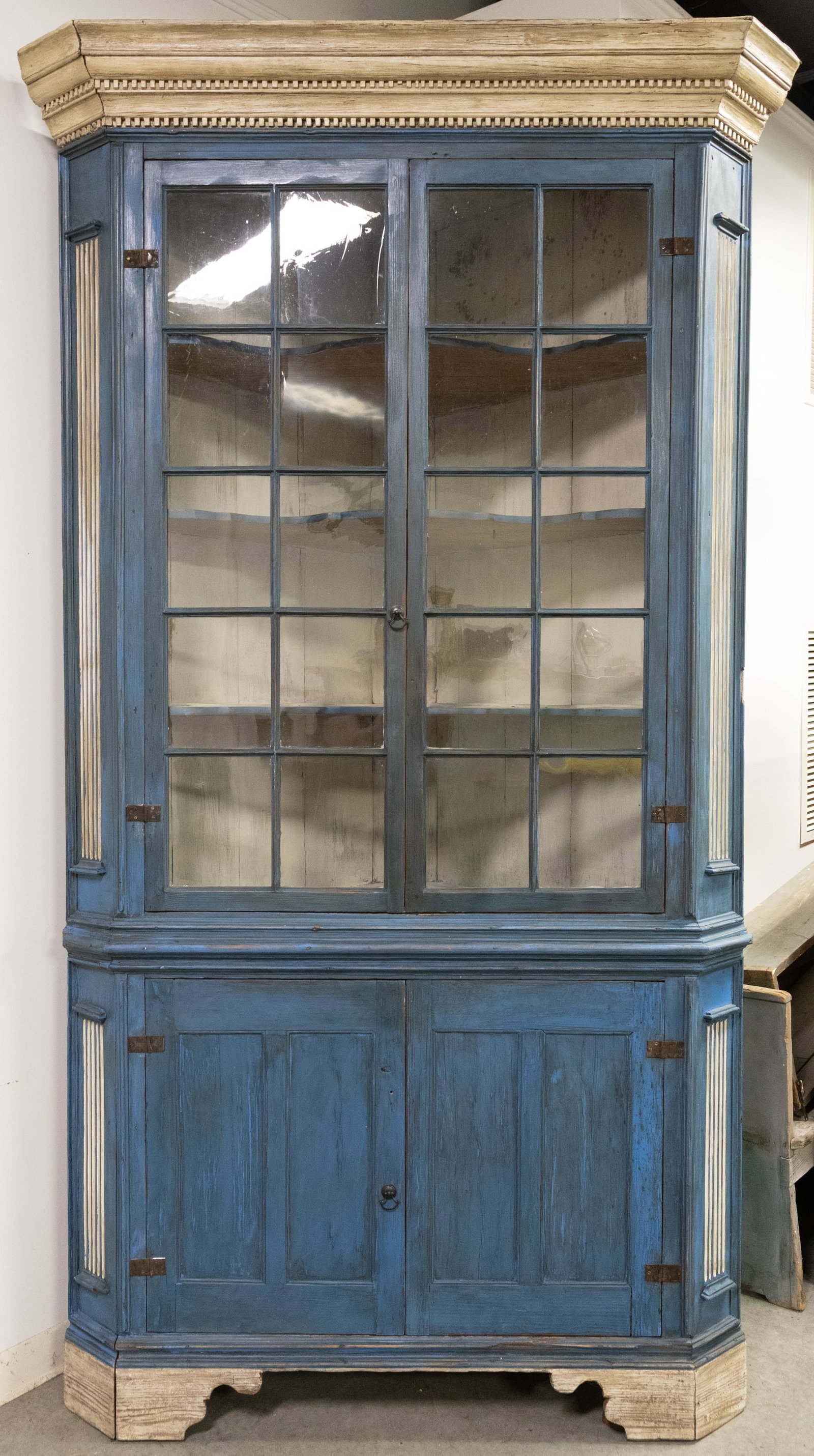 EASTERN SHORE OF VIRGINIA PAINTED YELLOW PINE CORNER CUPBOARD (1 of 3)