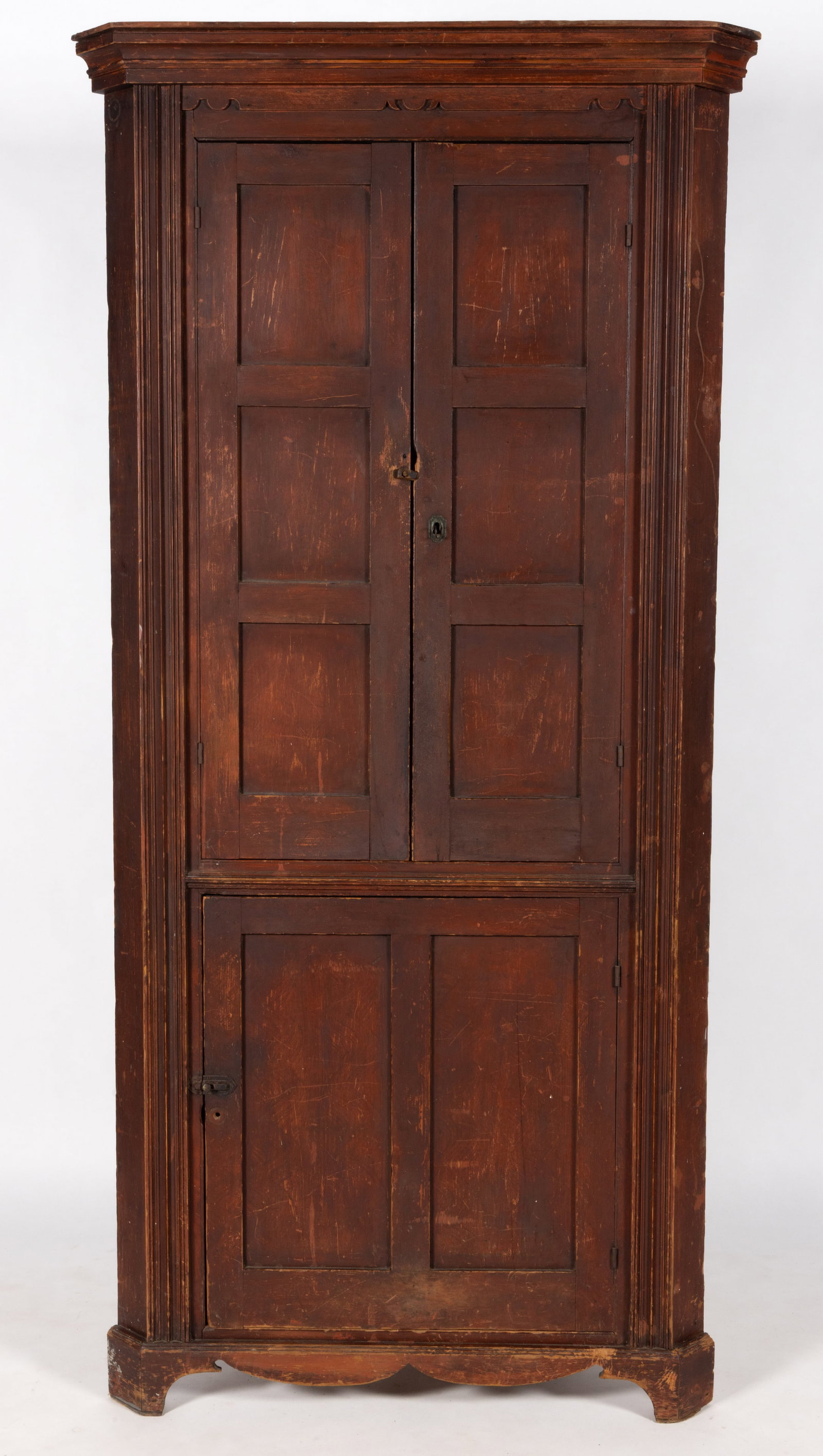 NEW ENGLAND PAINT-DECORATED PINE CORNER CUPBOARD (1 of 5)