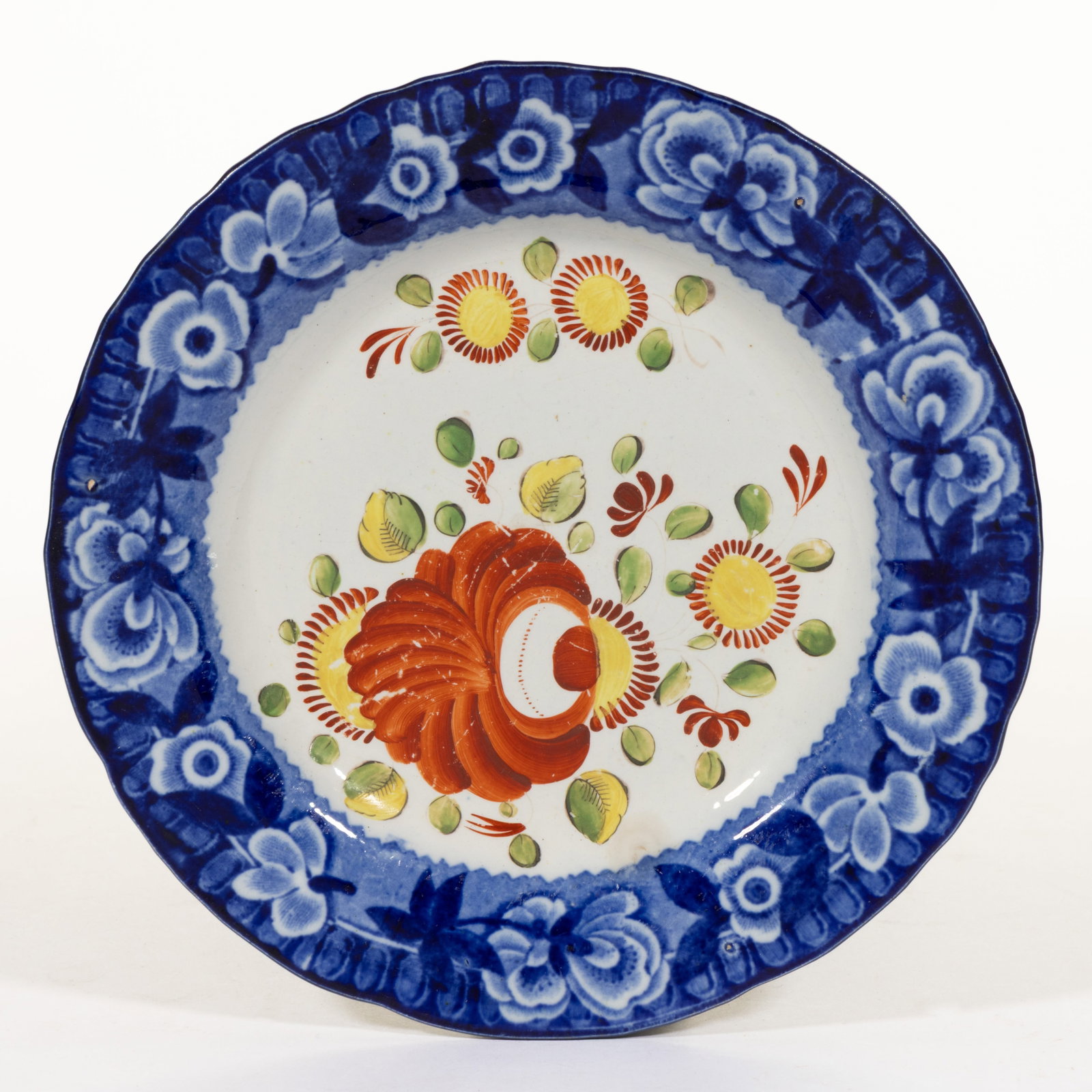BRITISH PEARLWARE KING'S ROSE HAND-PAINTED AND TRANSFER-PRINTED CERAMIC PLATE: BRITISH PEARLWARE KING'S ROSE HAND-PAINTED AND TRANSFER-PRINTED CERAMIC PLATE, having bold polychrome decoration featuring a large red rose with circular yellow and red-petalled flowers and a