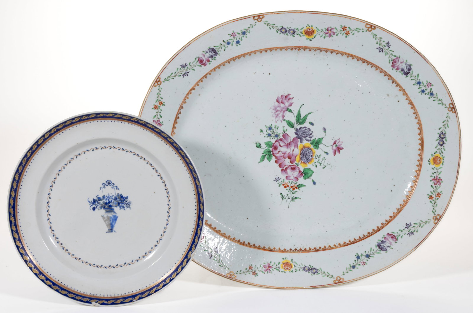 CHINESE EXPORT PORCELAIN HAND-PAINTED FLORAL MOTIF TABLE ARTICLES, LOT OF TWO (1 of 5)