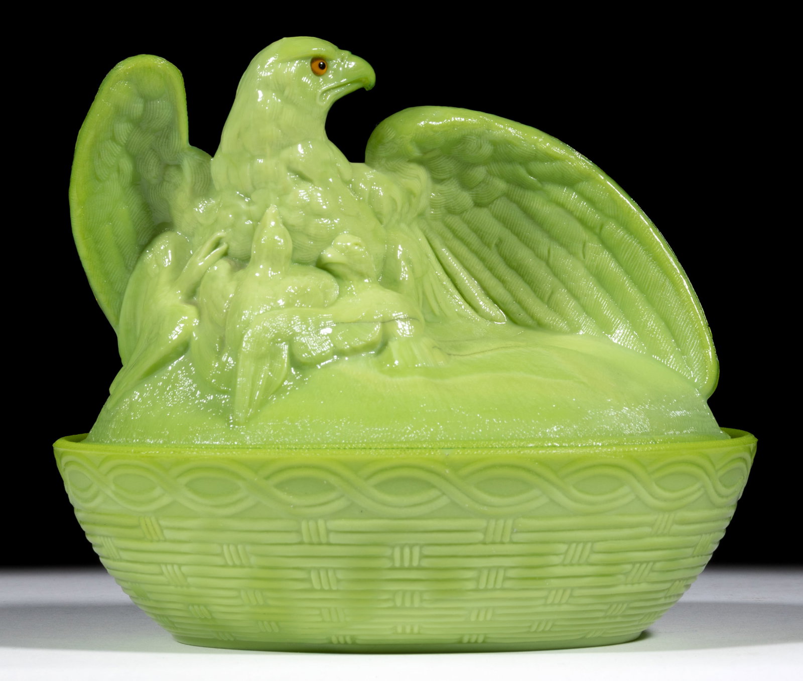CHALLINOR MOTHER EAGLE COVERED DISH (1 of 1)