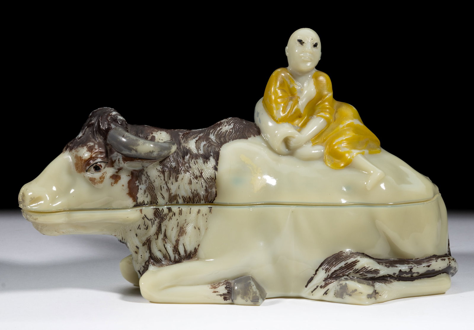 VALLERYSTHAL ORIENTAL WATER BUFFALO COVERED DISH (1 of 1)