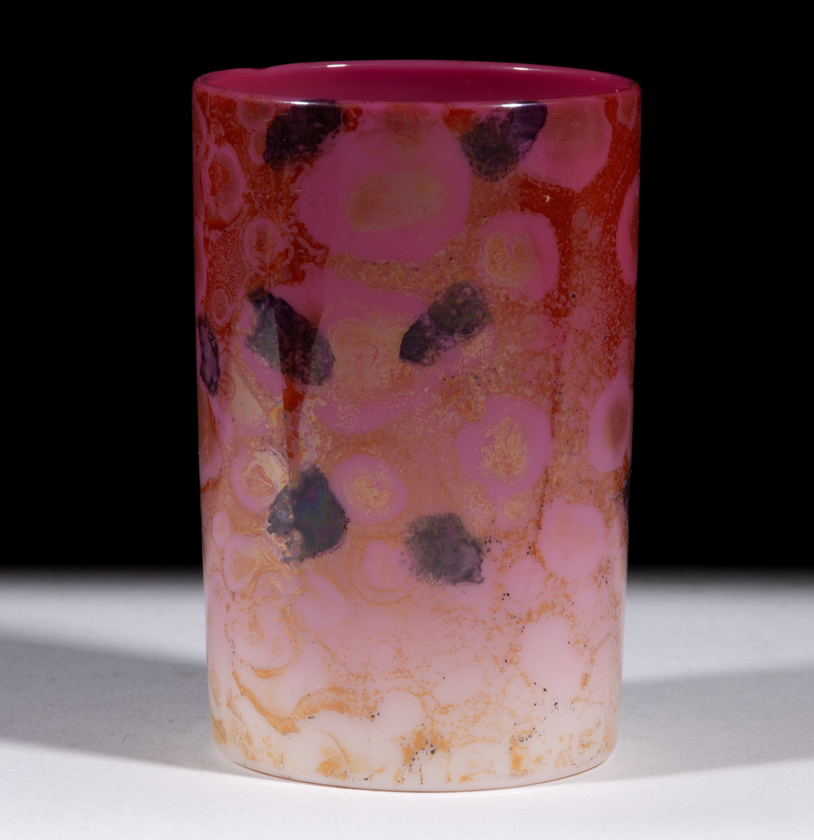 NEW ENGLAND PEACHBLOW AGATA TUMBLER: NEW ENGLAND PEACHBLOW AGATA TUMBLER, glossy with outstanding agata decoration, polished pontil mark. New England Glass Co. Circa 1887. 4" H. Literature: Parallels the Bredehoft - Glass Tumblers, 