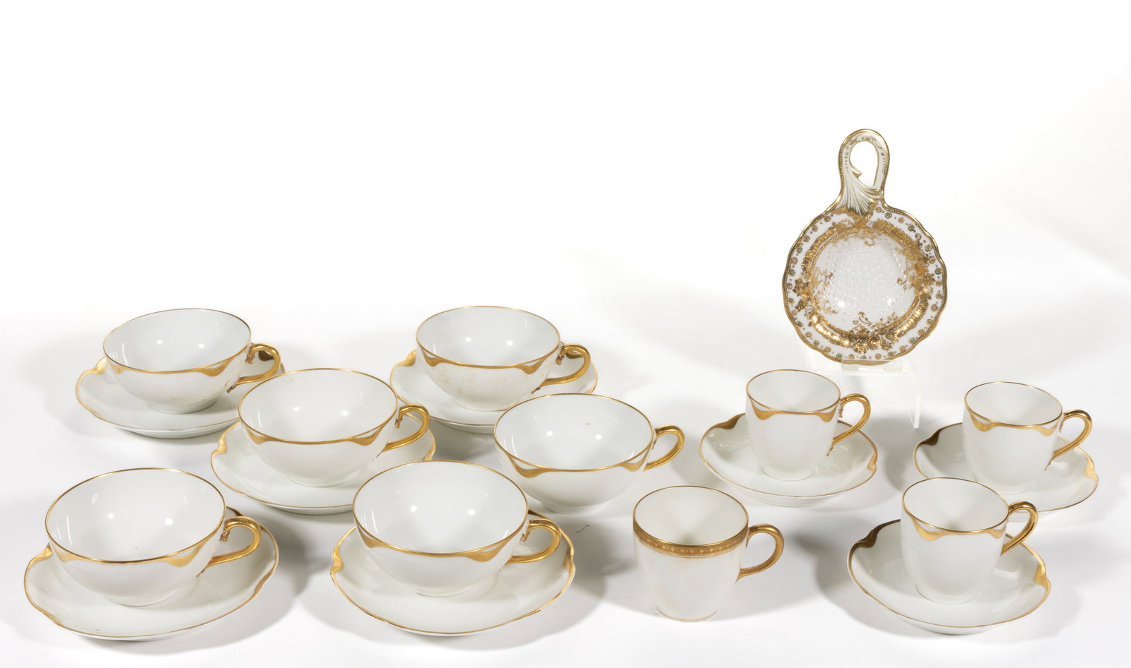 ASSORTED GILT-DECORATED PORCELAIN TEA ARTICLES, LOT OF 19 (1 of 1)
