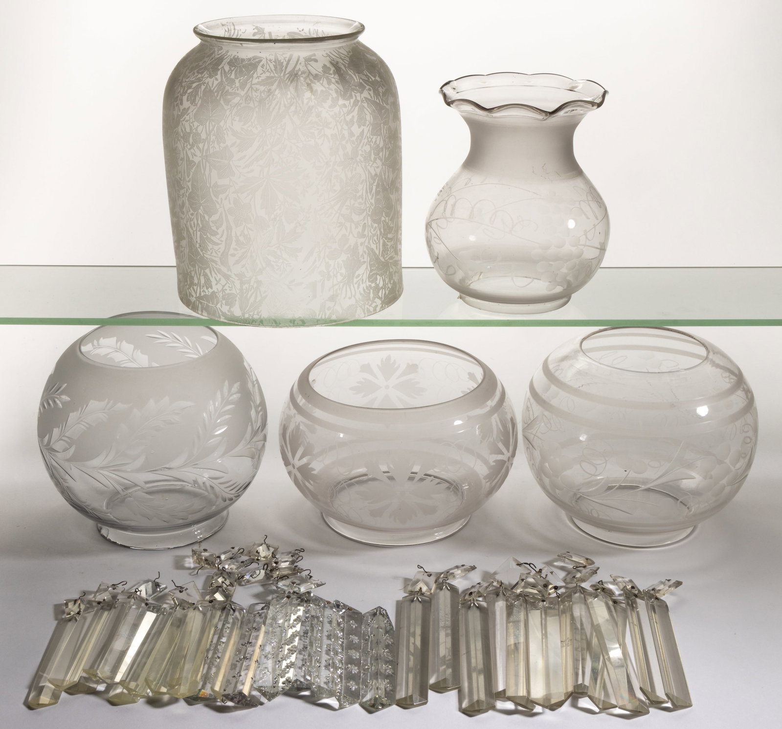 ASSORTED KEROSENE LAMP SHADES AND PRISMS, UNCOUNTED LOT (1 of 1)