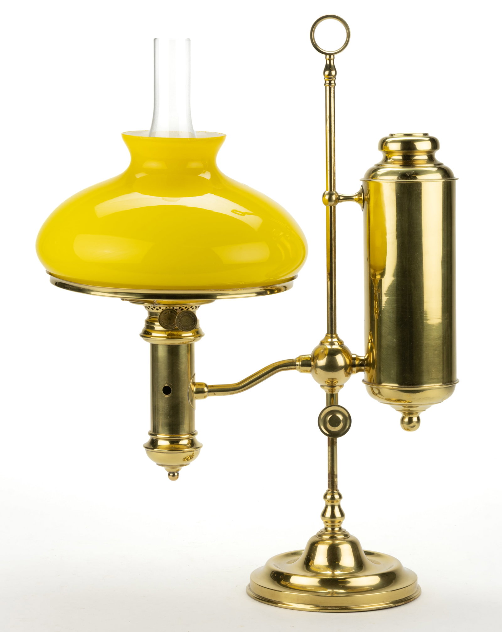 MANHATTAN BRASS CO. NO. 17 BRASS SINGLE-ARM KEROSENE STUDENT LAMP: MANHATTAN BRASS CO. NO. 17 BRASS SINGLE-ARM KEROSENE STUDENT LAMP, large cylinder-form reservoir and a cylinder-form font on an adjustable central cylinder-form shaft, reservoir with a stepp
