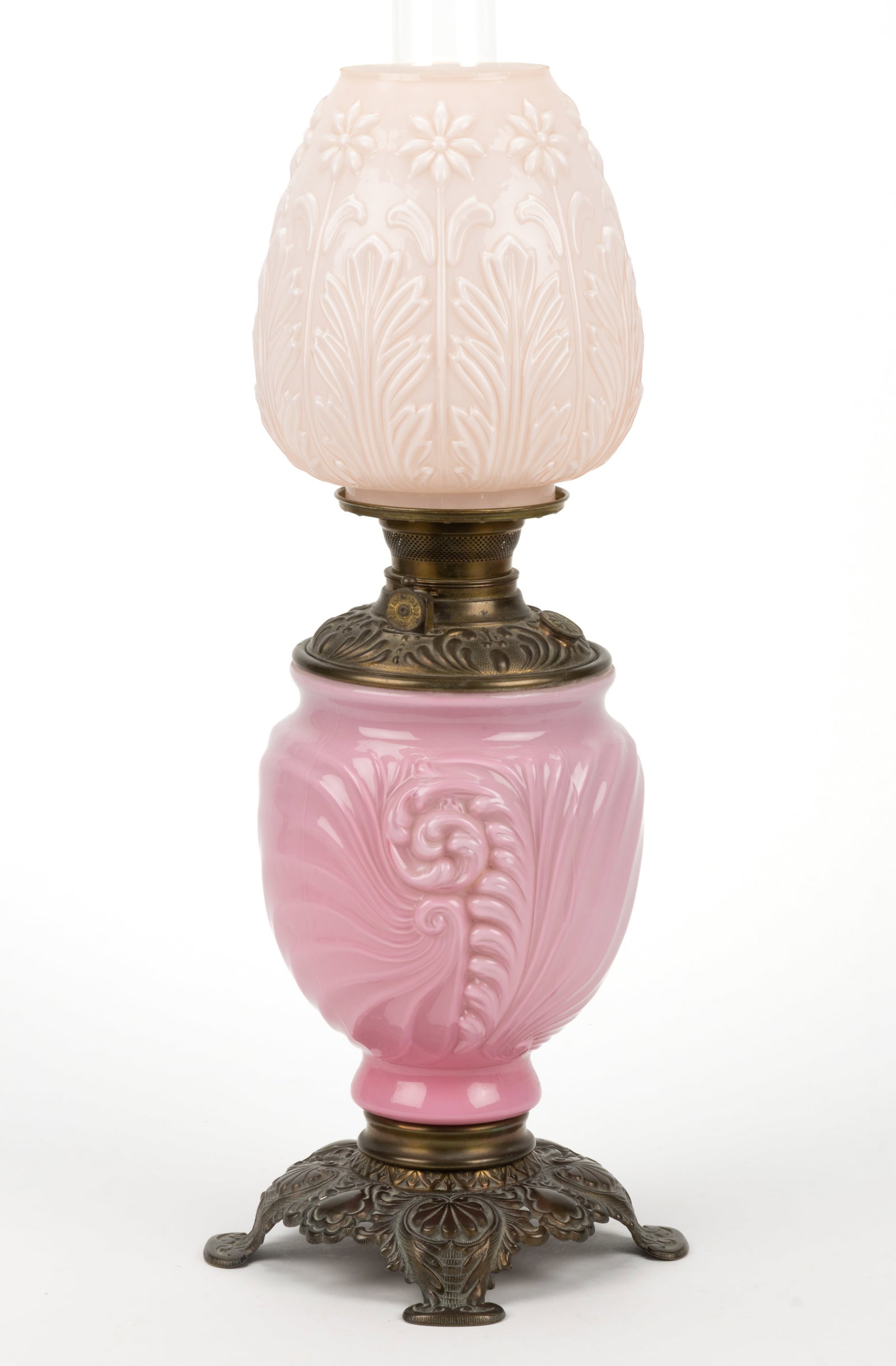 ASSEMBLED CONSOLIDATED / FOSTORIA ATTRIBUTED KEROSENE GONE WITH THE WIND / PARLOR / TABLE LAMP (1 of 2)