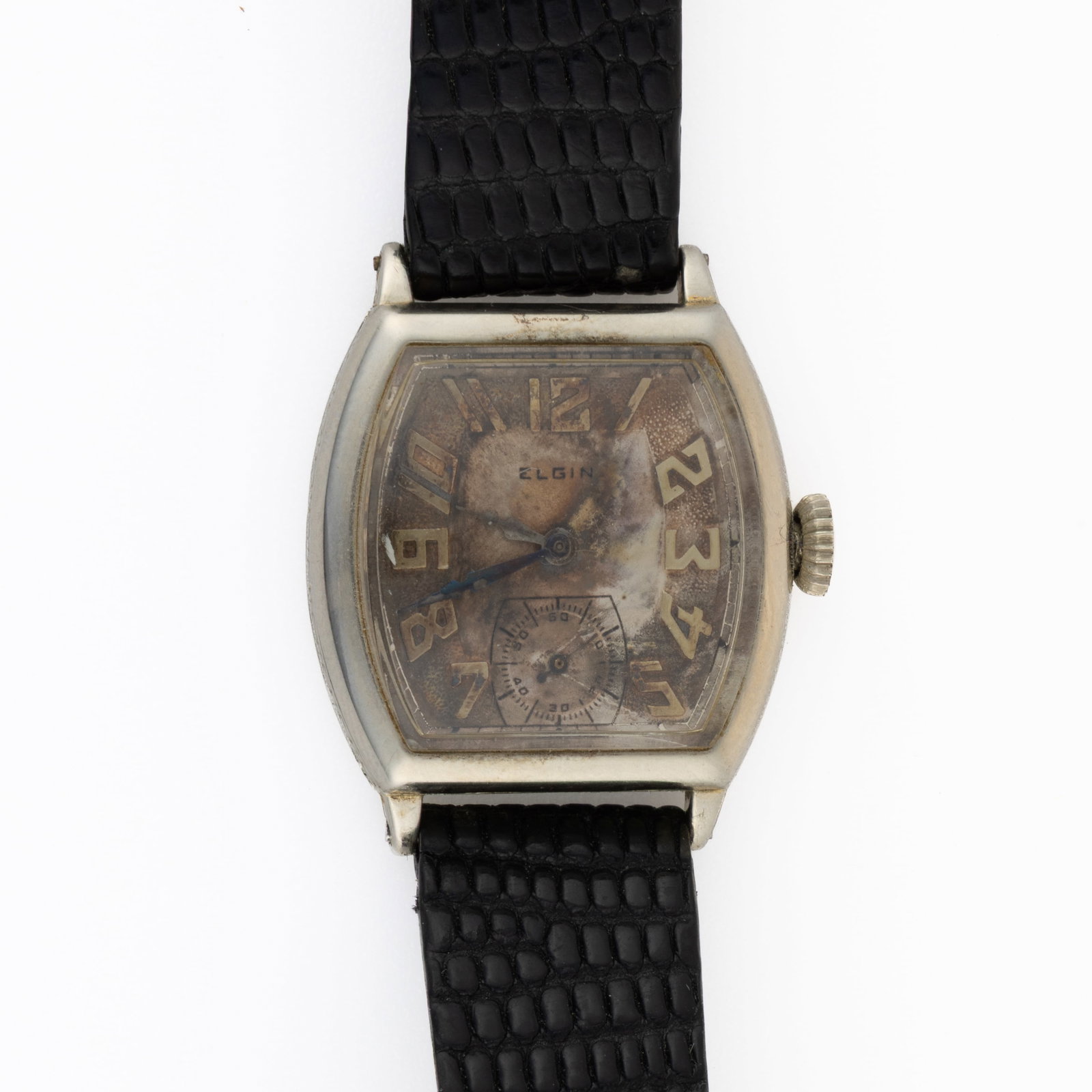 VINTAGE ELGIN TONNEAU 14K WHITE GOLD-CASED MEN'S WRIST WATCH: VINTAGE ELGIN TONNEAU 14K WHITE GOLD-CASED MEN'S WRIST WATCH, 15-jewels, Grade 428, with white tapisserie-style dial with gold Arabic numerals, with spade and whip hands and sub-dial at 6 position
