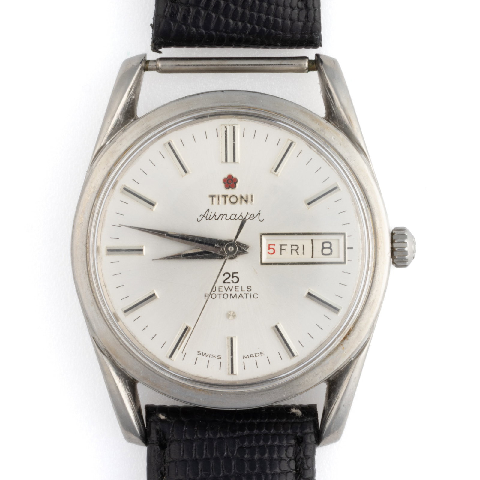 VINTAGE TITONI AIRMASTER ROTOMATIC MEN'S WRIST WATCH: VINTAGE TITONI AIRMASTER ROTOMATIC MEN'S WRIST WATCH, 25-jewels, silver dial with silver bar indices with date aperture at 3 position, housed in a round stainless steel case with black leather str