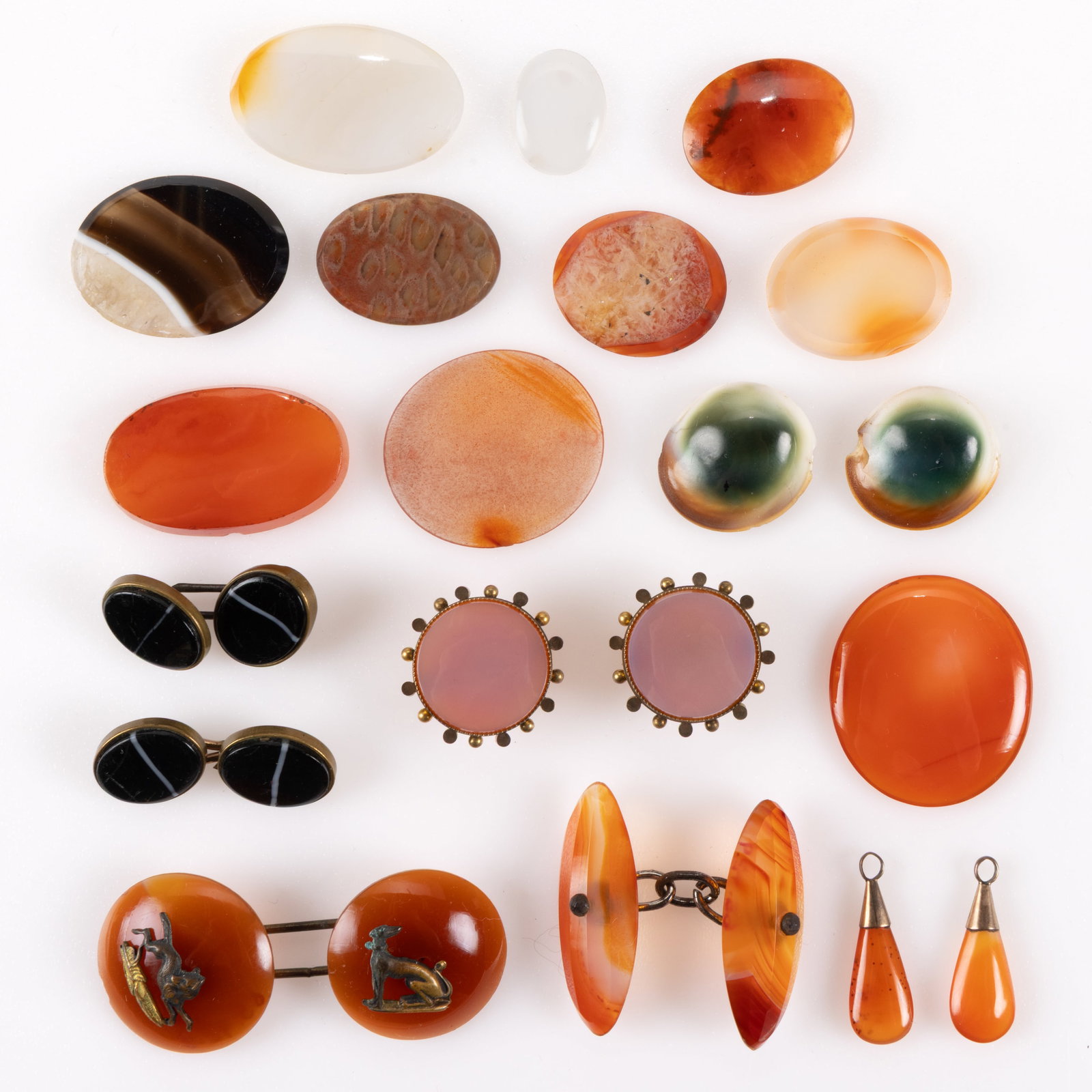 VICTORIAN / ANTIQUE STONE AND OTHER LOOSE CABOCHONS AND JEWELRY, LOT OF 20 PIECES: VICTORIAN / ANTIQUE STONE AND OTHER LOOSE CABOCHONS AND JEWELRY, LOT OF 20 PIECES, comprising a pair of gold-filled buttons / studs set with white and red stone cabochons having beaded detailing along
