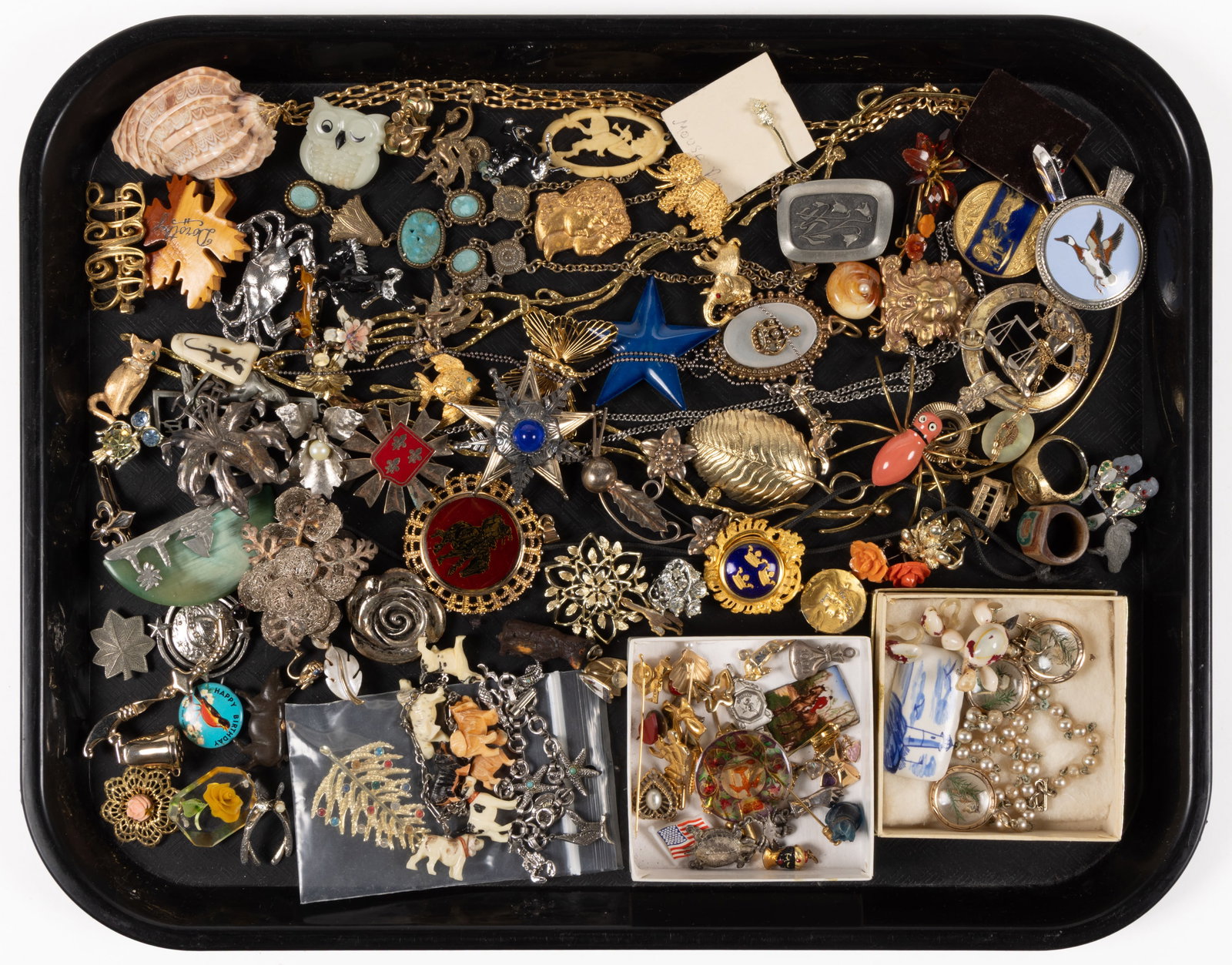 VINTAGE / CONTEMPORARY FIGURAL COSTUME JEWELRY, UNCOUNTED LOT (1 of 3)