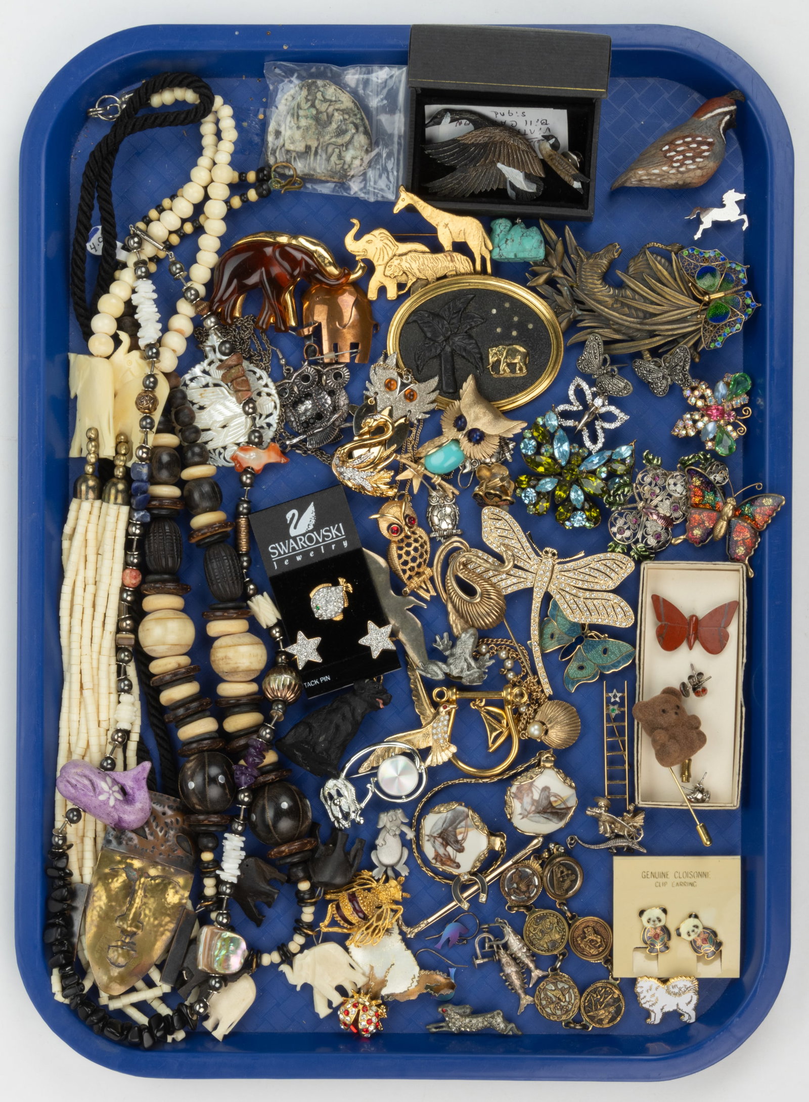 VINTAGE / CONTEMPORARY FIGURAL COSTUME JEWELRY, UNCOUNTED LOT: VINTAGE / CONTEMPORARY FIGURAL COSTUME JEWELRY, UNCOUNTED LOT, more than 40 pieces, mainly of animals, including elephant necklaces and brooches, an enameled Siamese cat brooch, various butterfly and 