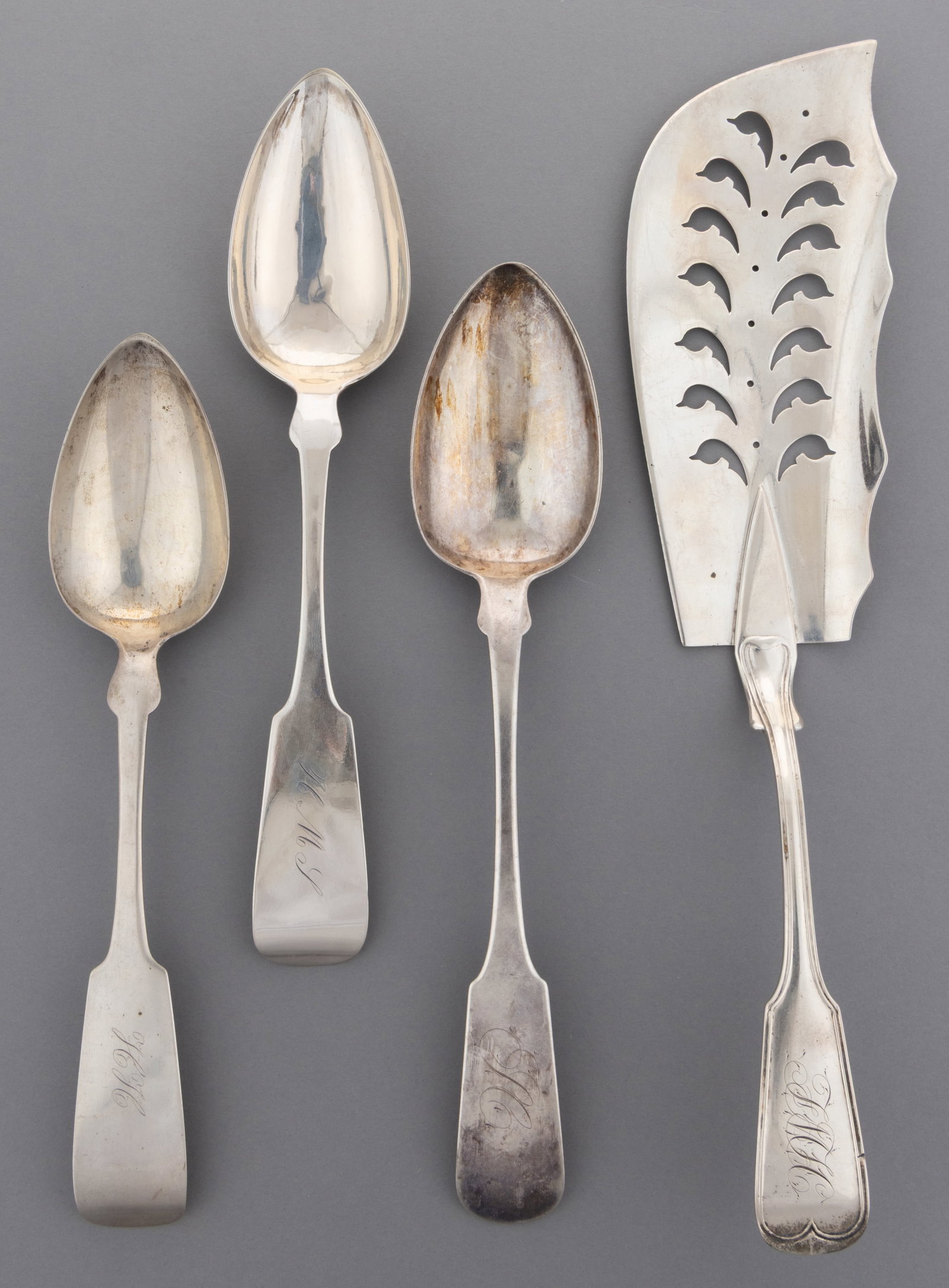 NEW YORK COIN SILVER FISH SERVER AND TABLESPOONS, LOT OF FOUR (1 of 2)