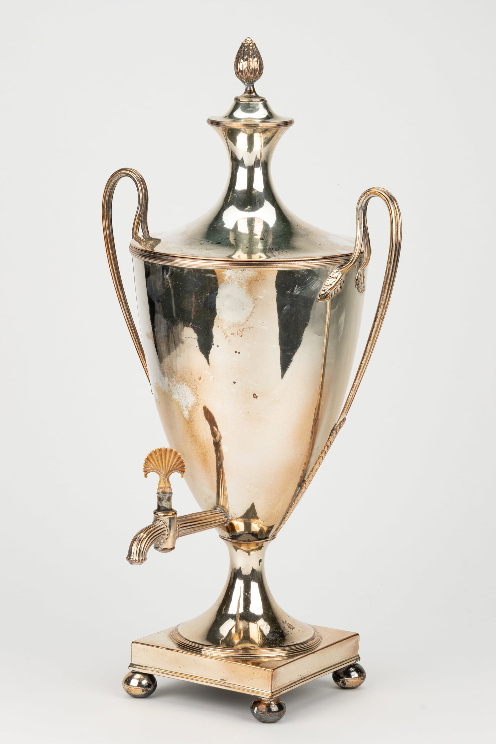 NEOCLASSICAL-STYLE OLD SHEFFIELD PLATE / SILVER-PLATED TEA / HOT WATER URN (1 of 1)