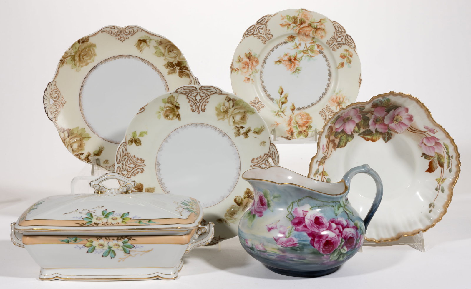 ASSORTED FLORAL MOTIF PORCELAIN TABLE ARTICLES, LOT OF SIX (1 of 1)