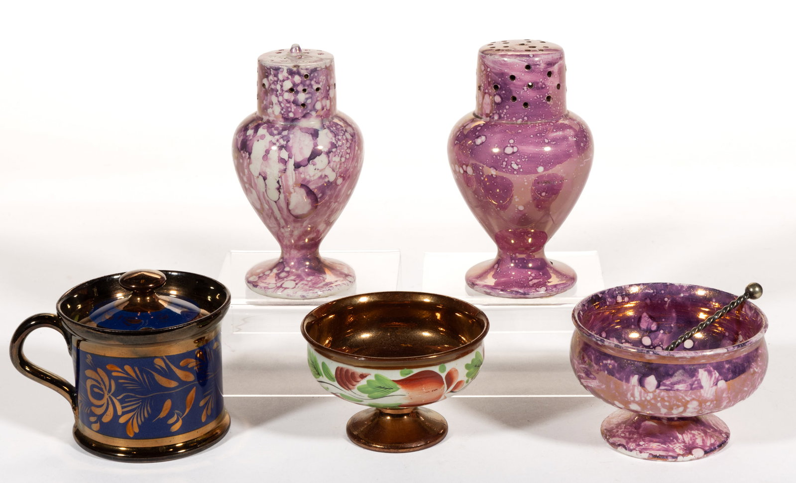 BRITISH LUSTRE-DECORATED CERAMIC TABLE ARTICLES, LOT OF FIVE (1 of 1)