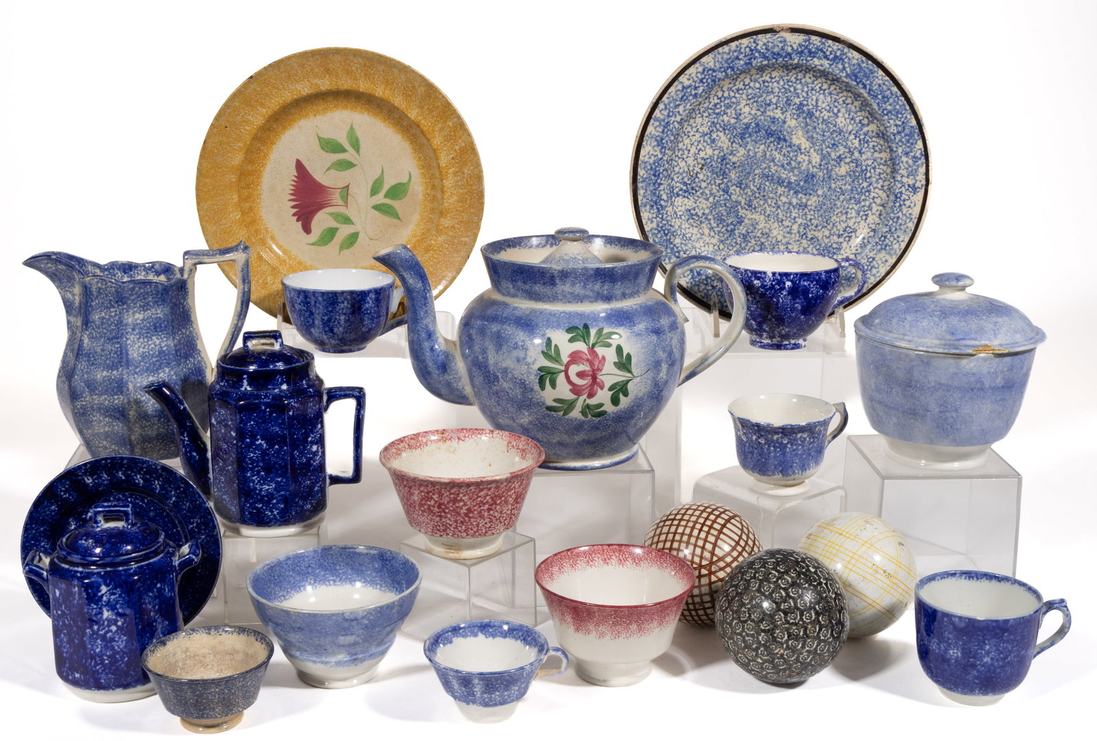 BRITISH SPATTERWARE AND OTHER CERAMIC ARTICLES, LOT OF 20 (1 of 4)