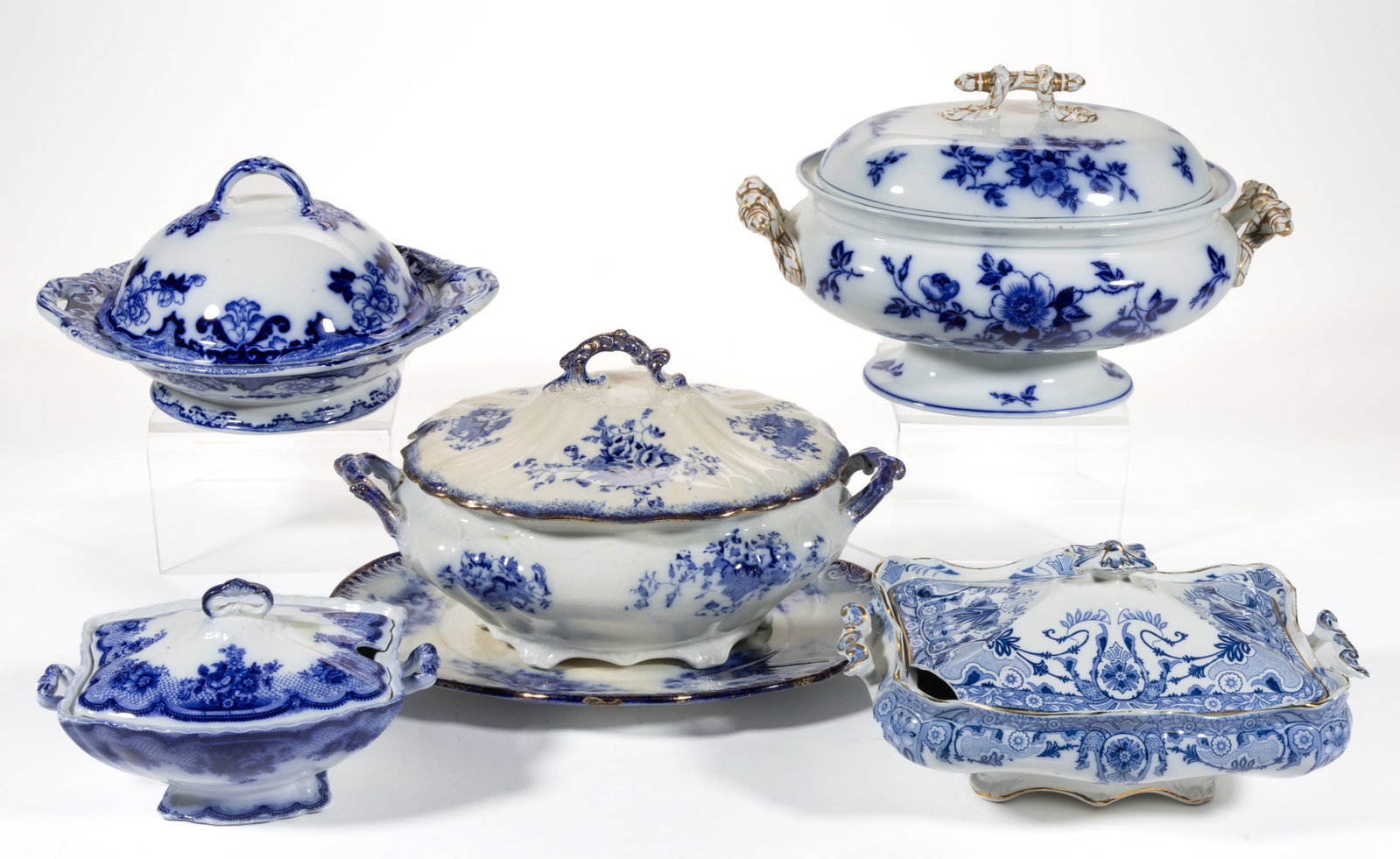 BRITISH FLOW BLUE CERAMIC FLORAL MOTIF COVERED TABLE ARTICLES, LOT OF FIVE (1 of 1)