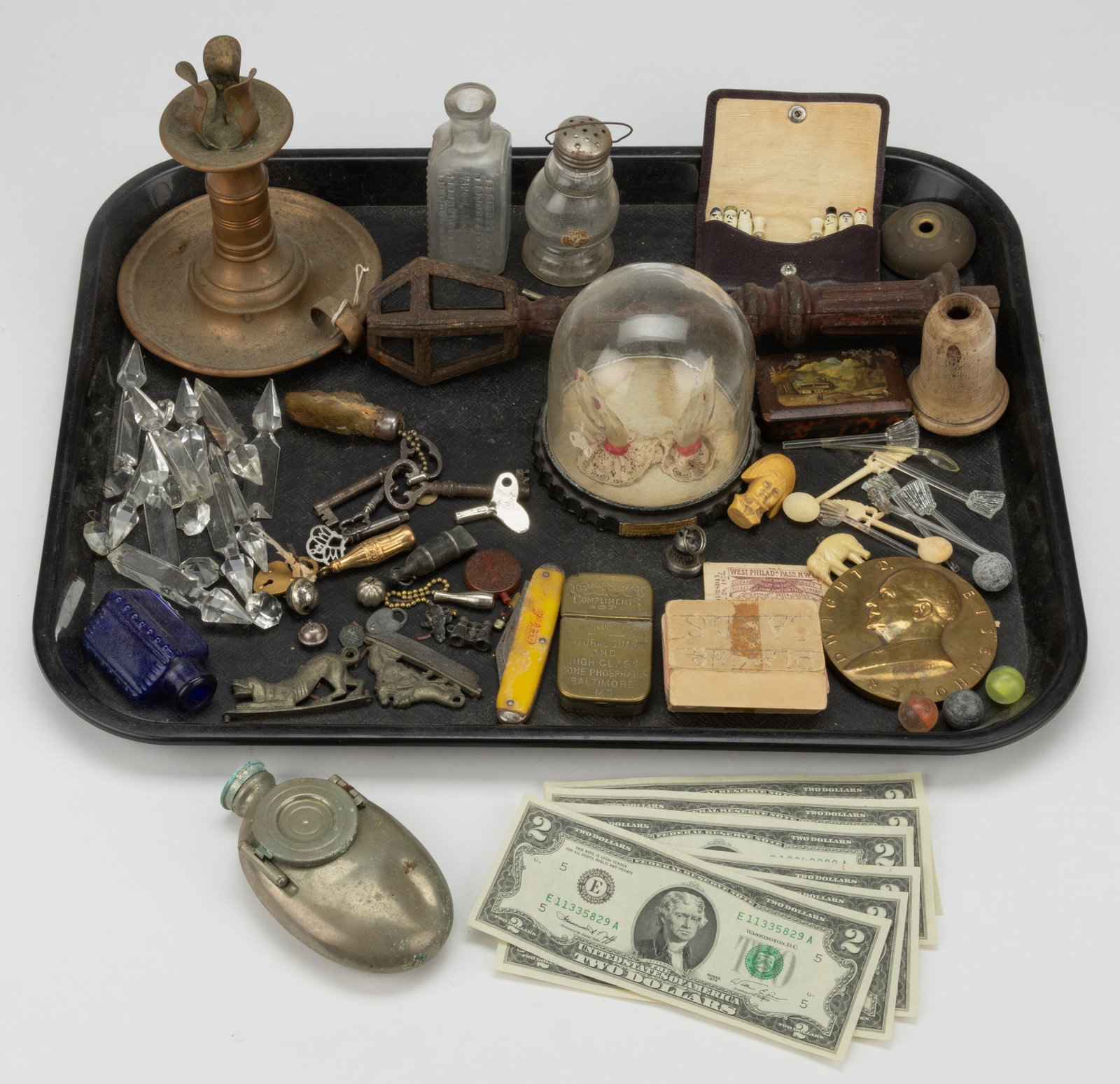 ASSORTED ADVERTISING AND DOMESTIC ARTICLES, LARGE UNCOUNTED LOT: ASSORTED ADVERTISING AND DOMESTIC ARTICLES, LARGE UNCOUNTED LOT, including six 1976 $2 bills, three of which are in sequence; a brass advertising stamp box/match safe with striker lettered "POSTA