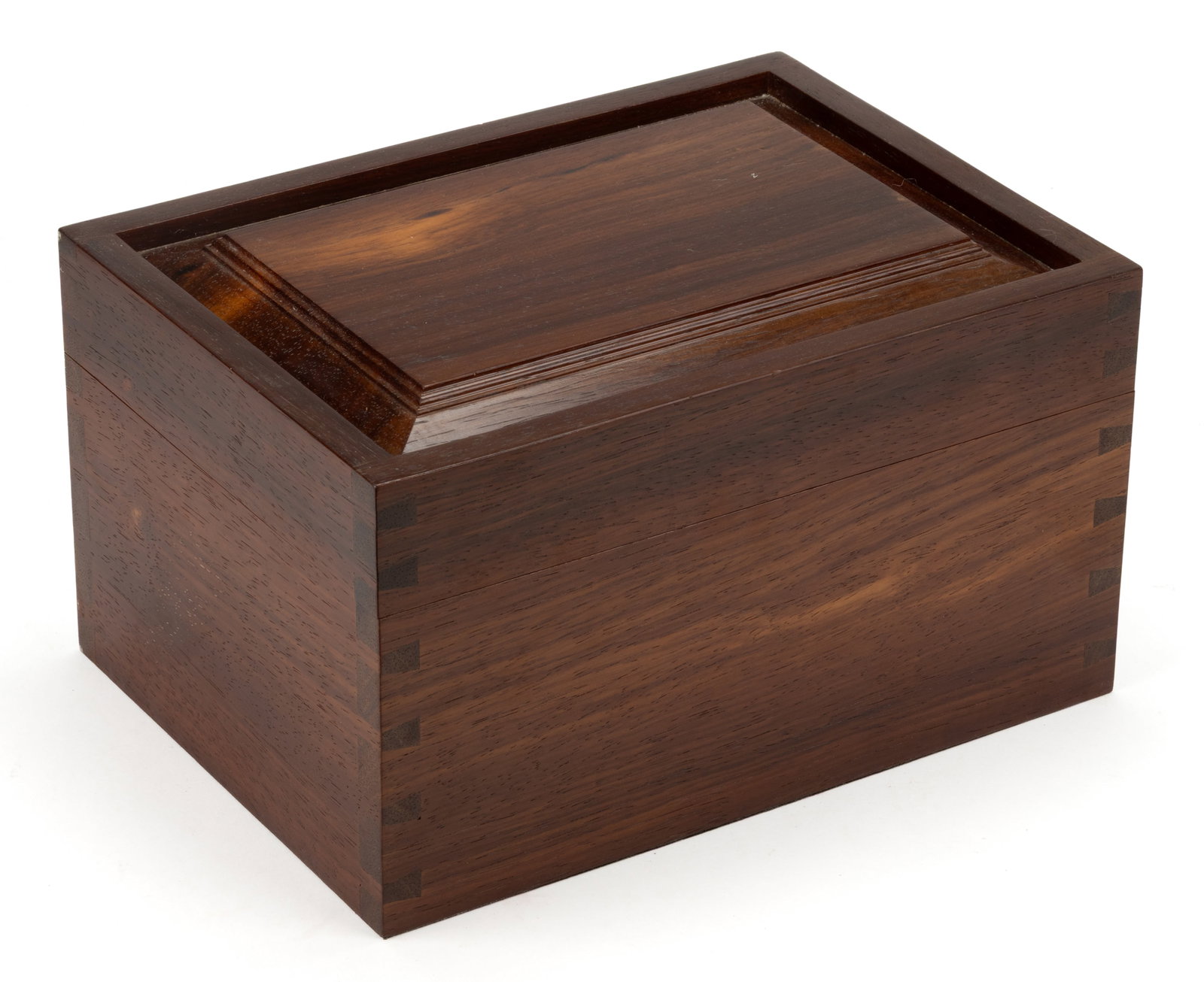 AMERICAN BENCH-MADE WALNUT HUMIDOR (1 of 2)