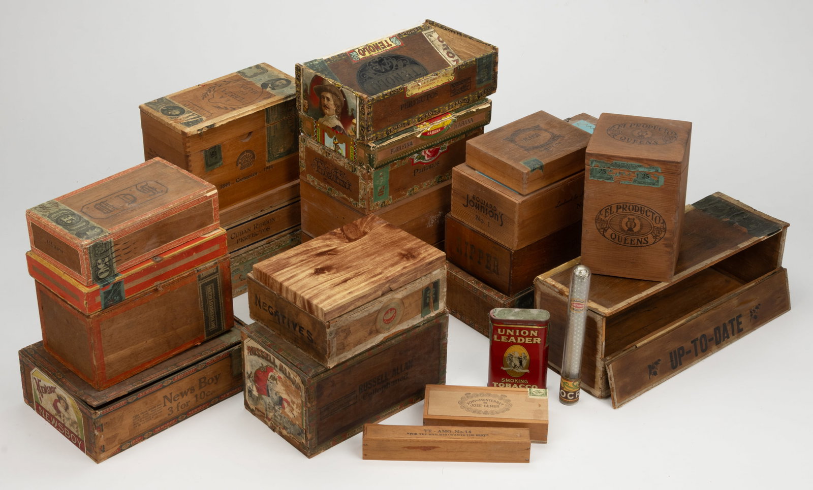 ASSORTED WOODEN AND OTHER CIGAR BOXES AND RELATED ARTICLES, UNCOUNTED LOT (1 of 2)