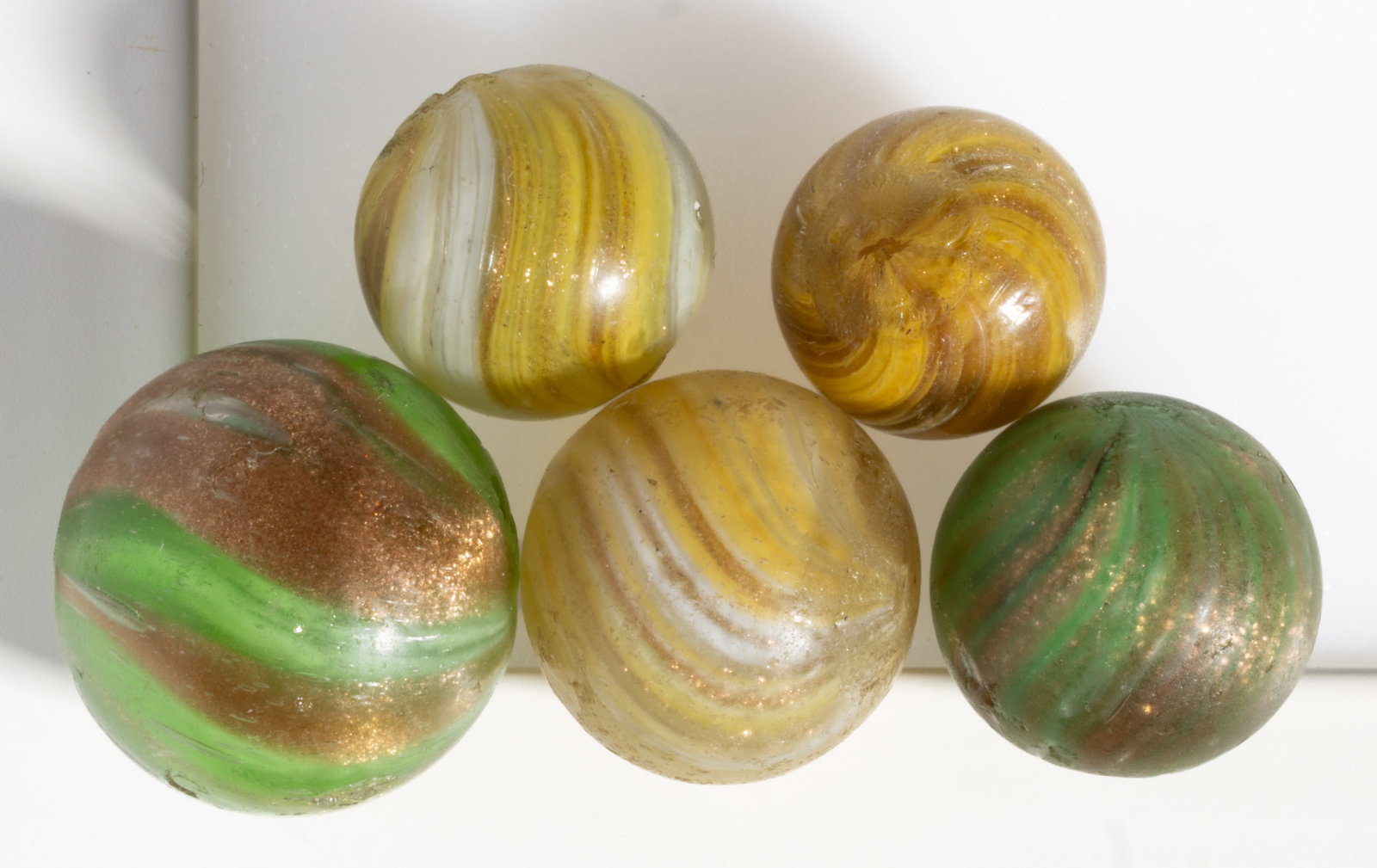 ANTIQUE LUTZ ONIONSKIN MARBLES, LOT OF FIVE (1 of 1)