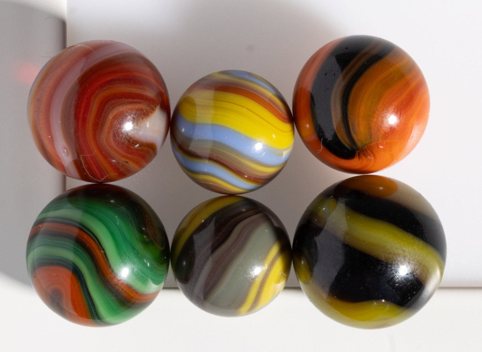ASSORTED AKRO AGATE CORKSCREW MACHINE-MADE MARBLES, LOT OF SIX (1 of 1)