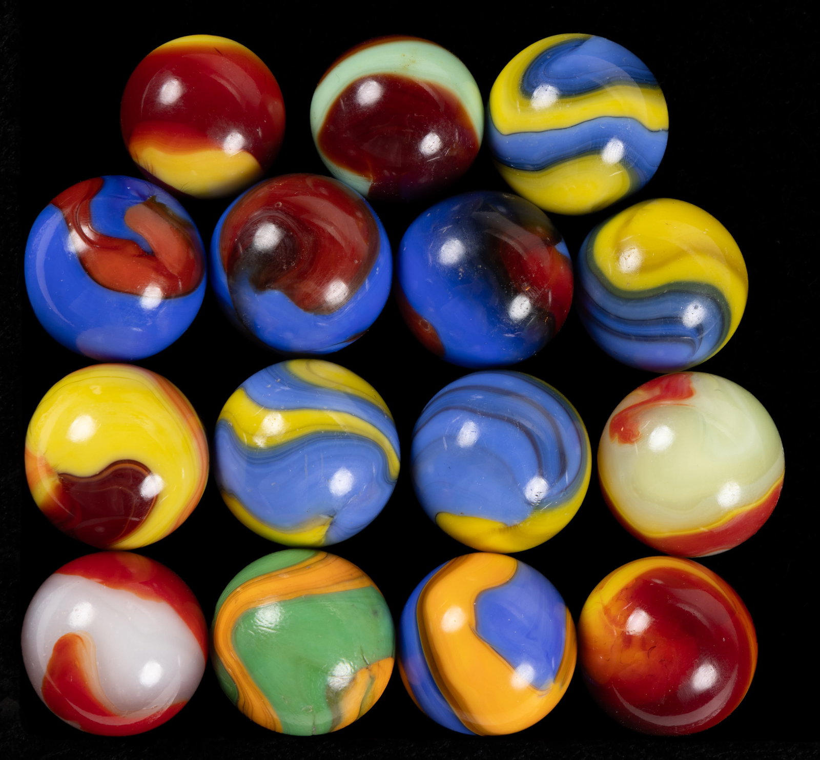 ASSORTED AKRO AGATE CORKSCREW MACHINE-MADE MARBLES, LOT OF 15 (1 of 1)