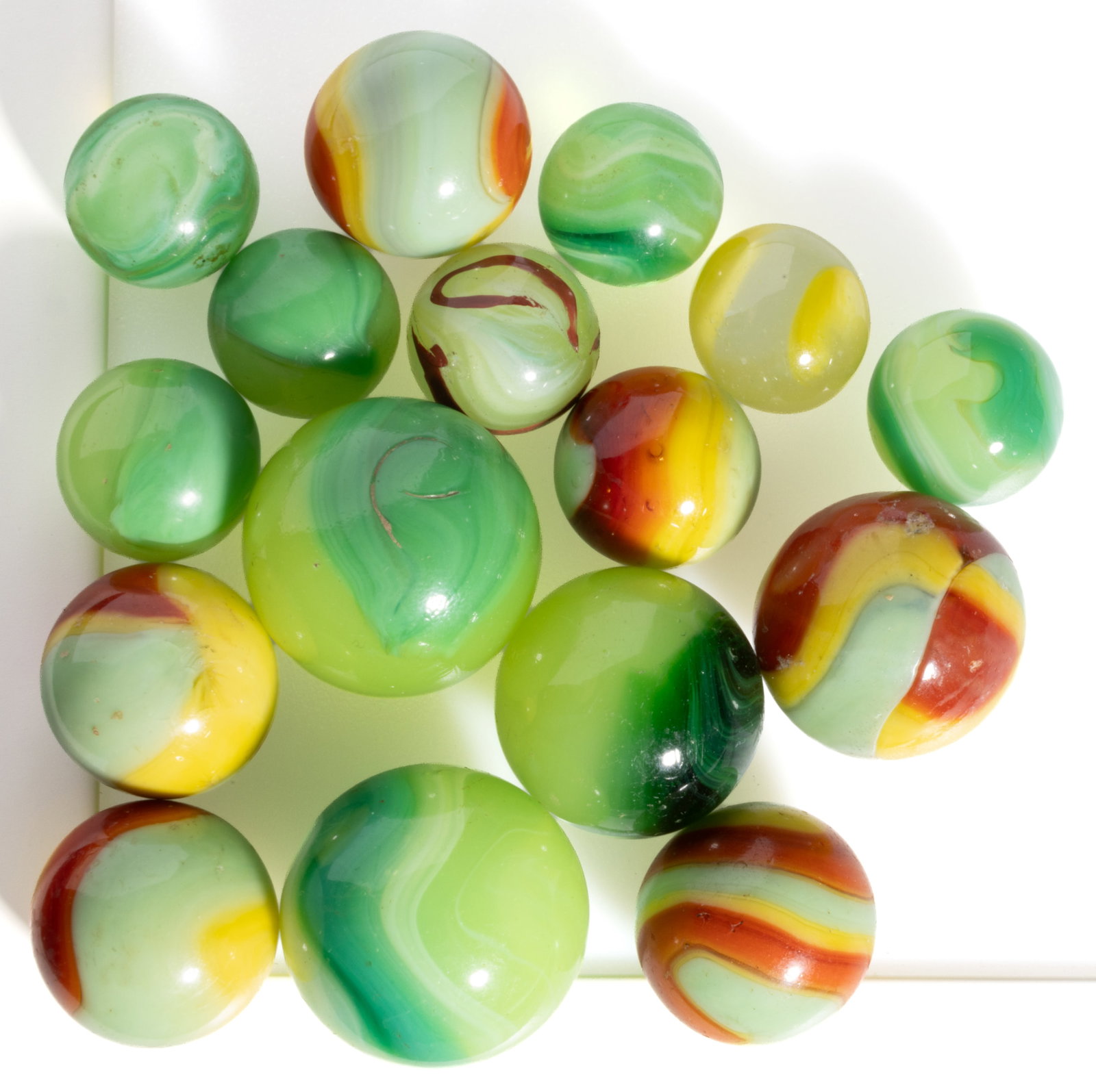 AKRO AGATE MACHINE-MADE MARBLES, LOT OF 16 (1 of 1)