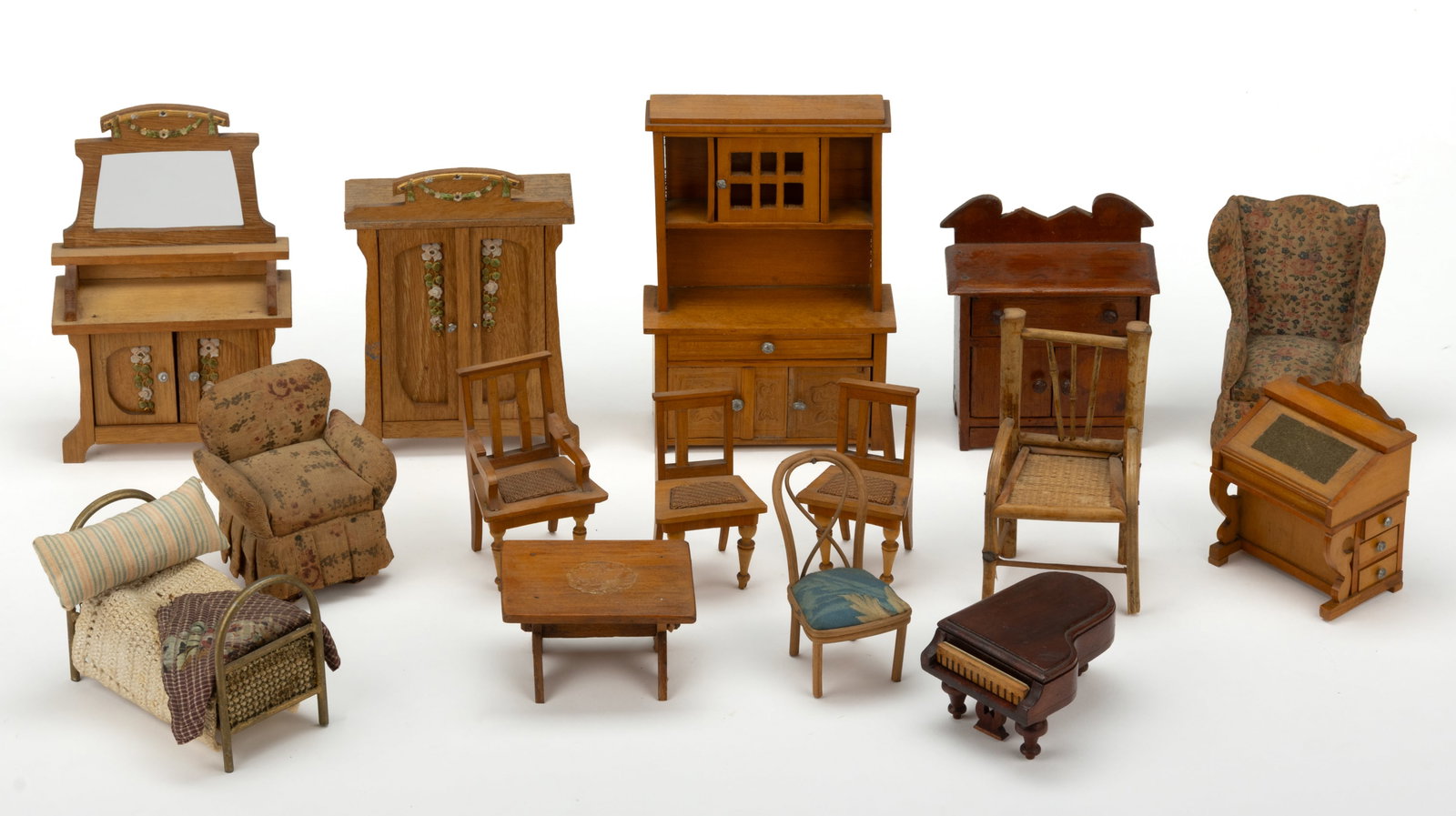 ASSORTED METAL AND WOOD MINIATURE DOLLHOUSE FURNITURE, LOT OF 15 (1 of 1)