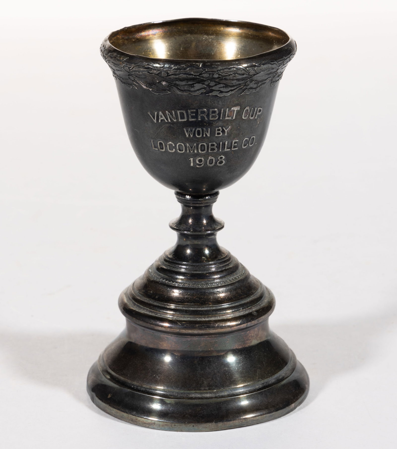 RARE 1908 COMMEMORATIVE VANDERBILT CUP SILVER-PLATED TROPHY CUP (1 of 2)