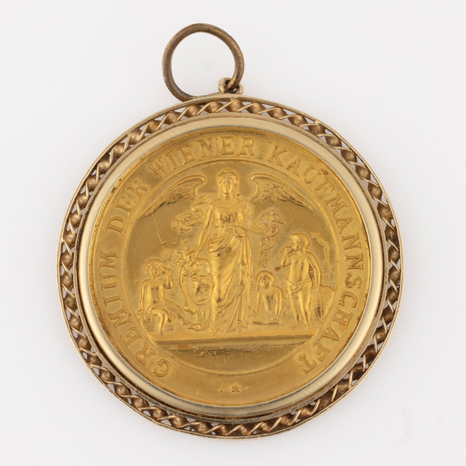 1910 GREMIUM DER WIENER KAUFMANNSCHAFT GOLD MEDAL (1 of 2)