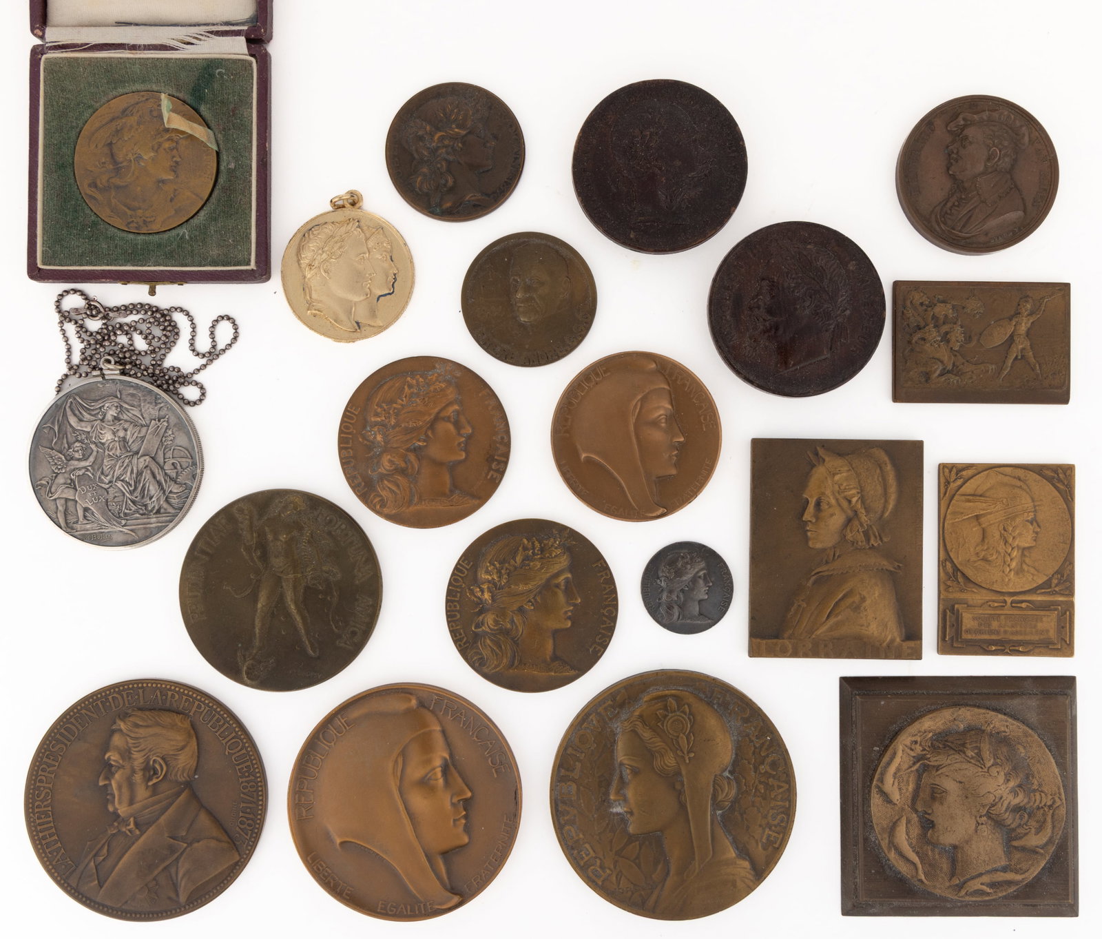 ASSORTED FRENCH AND OTHER EUROPEAN MEDALS AND RELATED ARTICLES, LOT OF 20 (1 of 2)