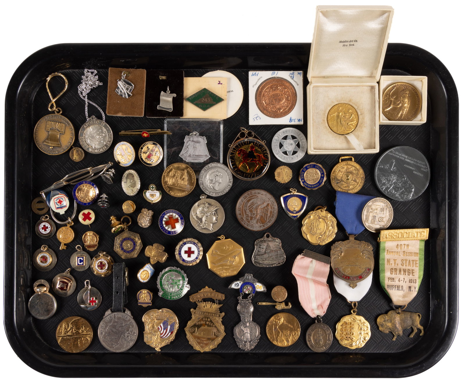 ASSORTED AMERICAN AND OTHER MEDALS AND RELATED ARTICLES, UNCOUNTED LOT (1 of 1)