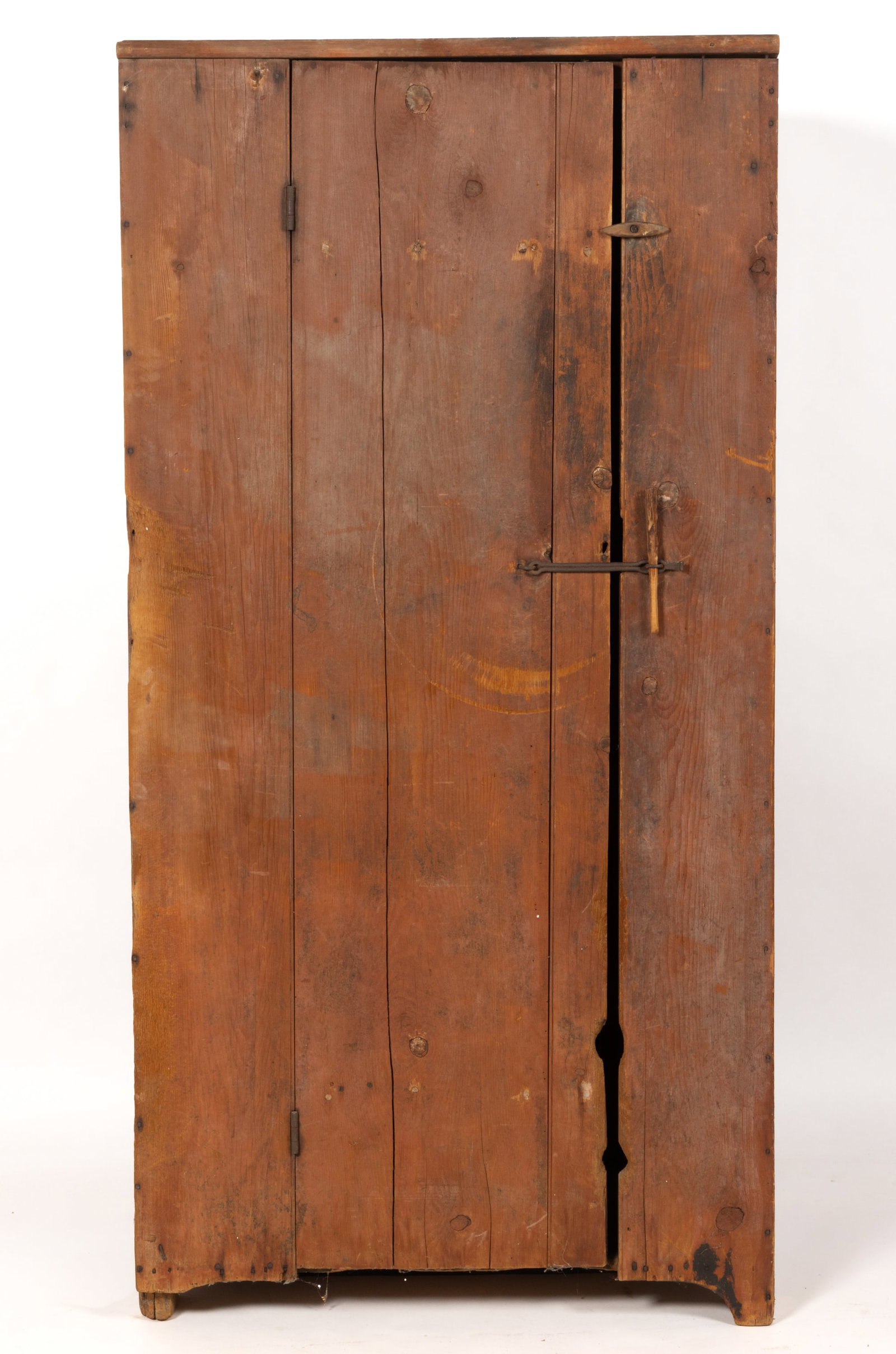 NEW ENGLAND VERNACULAR PAINTED PINE WARDROBE (1 of 5)
