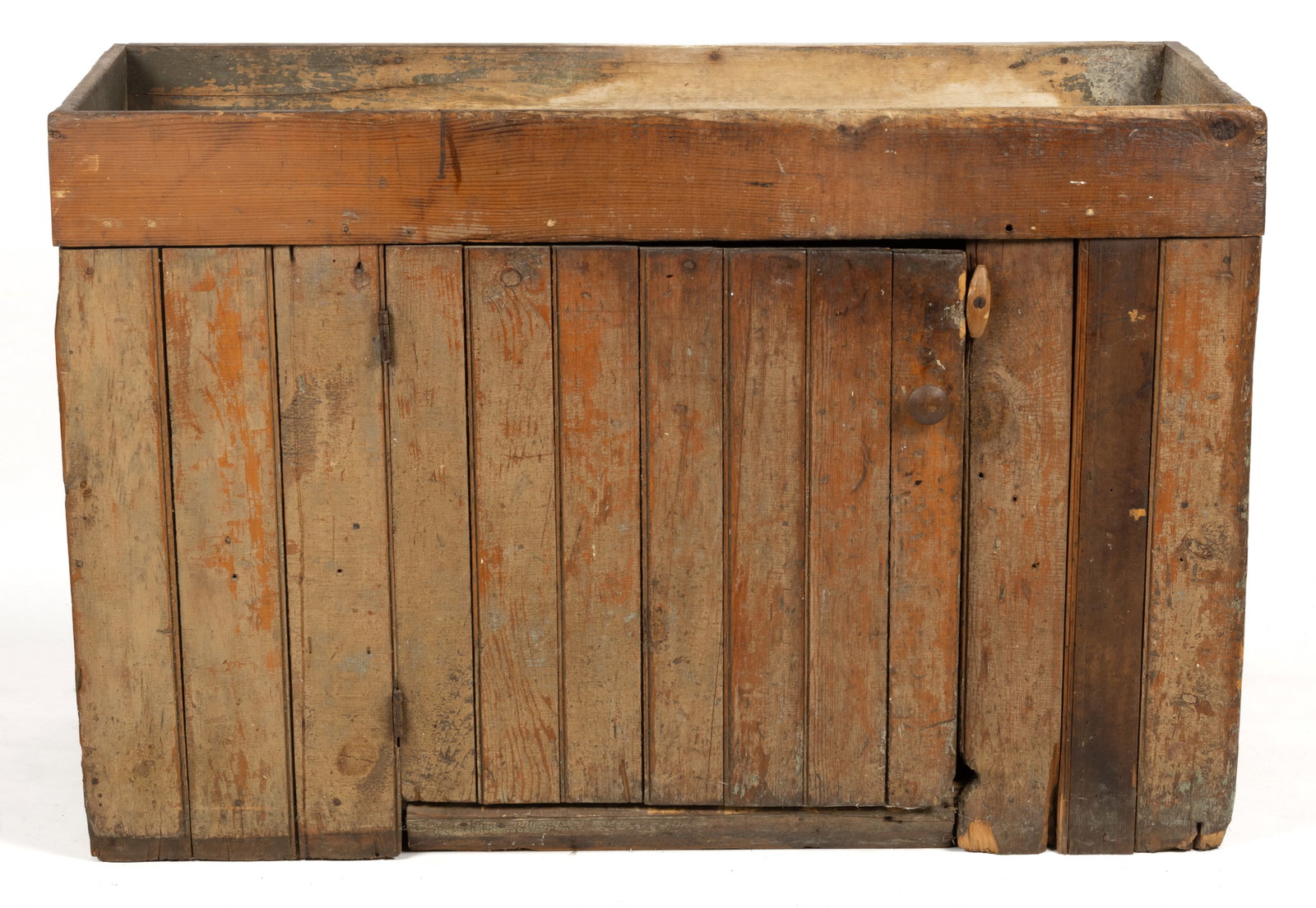 AMERICAN VERNACULAR PAINTED PINE DRYSINK: AMERICAN VERNACULAR PAINTED PINE DRYSINK, nailed construction, featuring a shallow upper well with a later-added metal sink insert over a single cabinet door concealing a central fixed shelf. Retains 