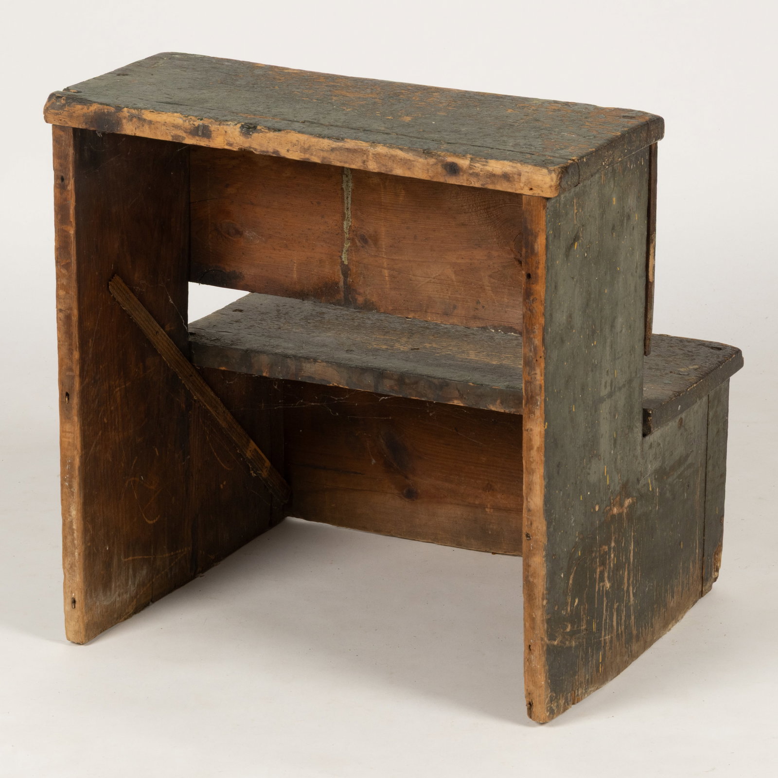 NEW ENGLAND PAINTED PINE STEPS / STEP STOOL - 3